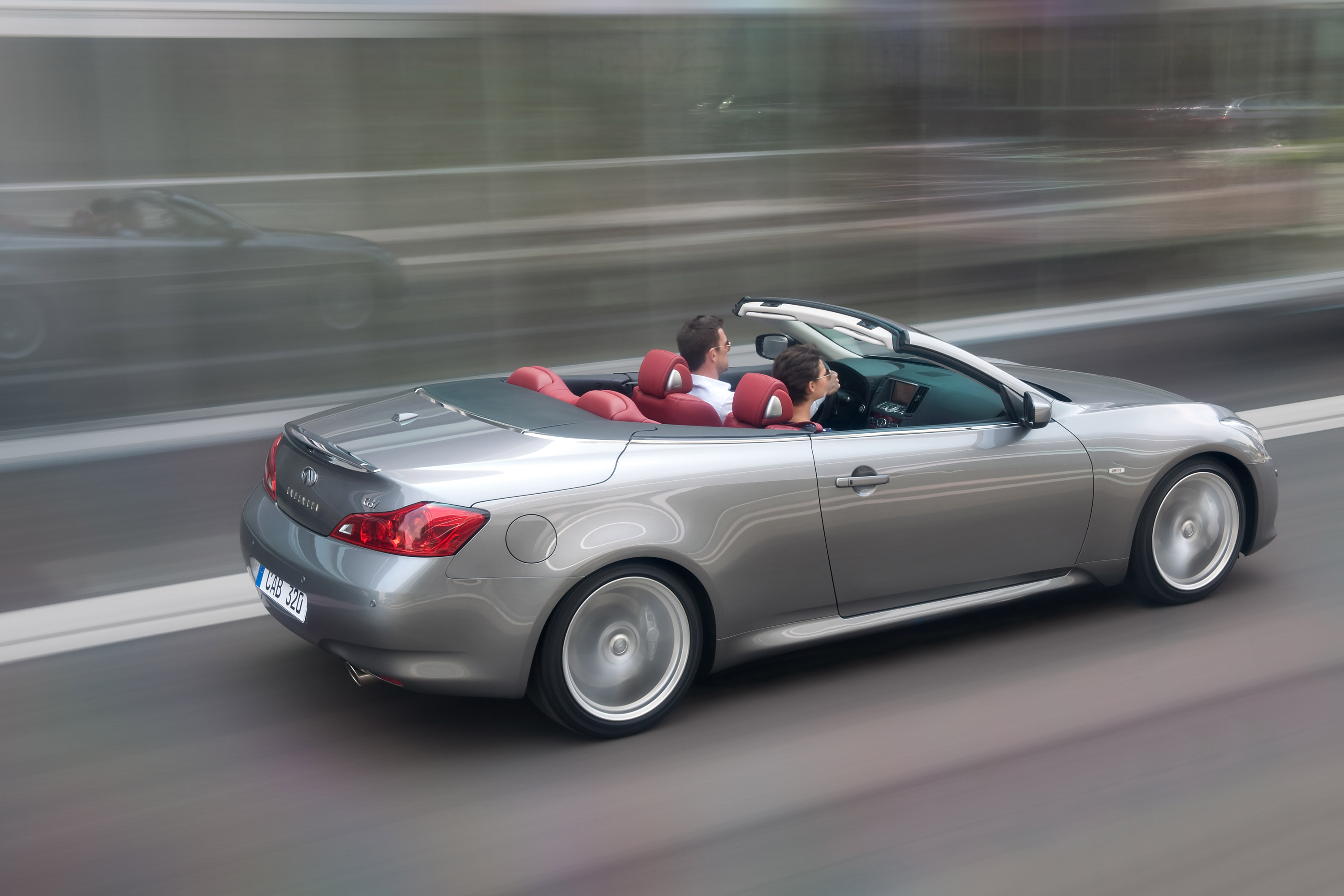 Infiniti G37 Convertible photo #23