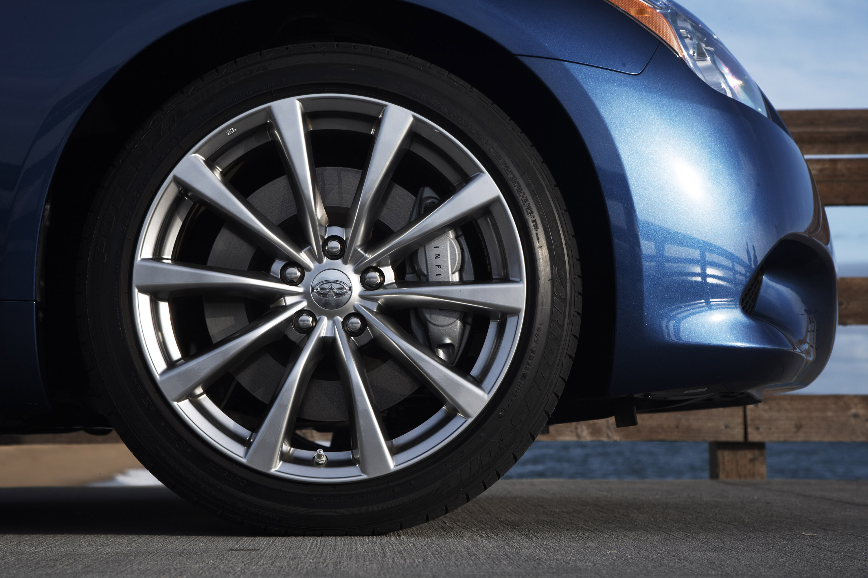 Infiniti G37 Convertible photo #26