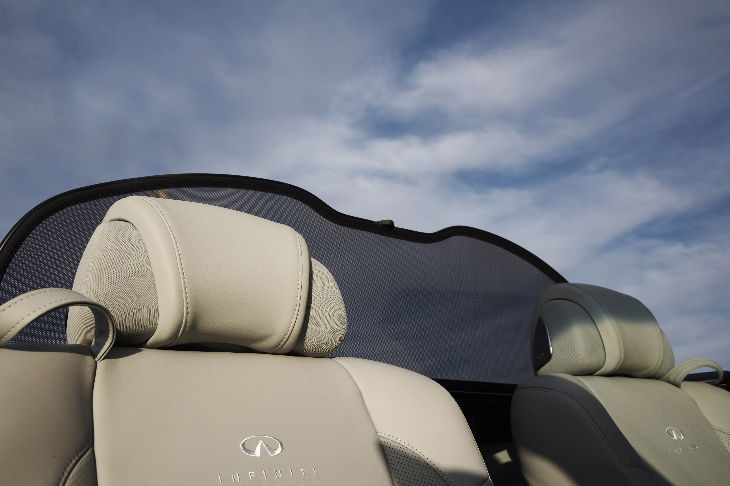 Infiniti G37 Convertible photo #28