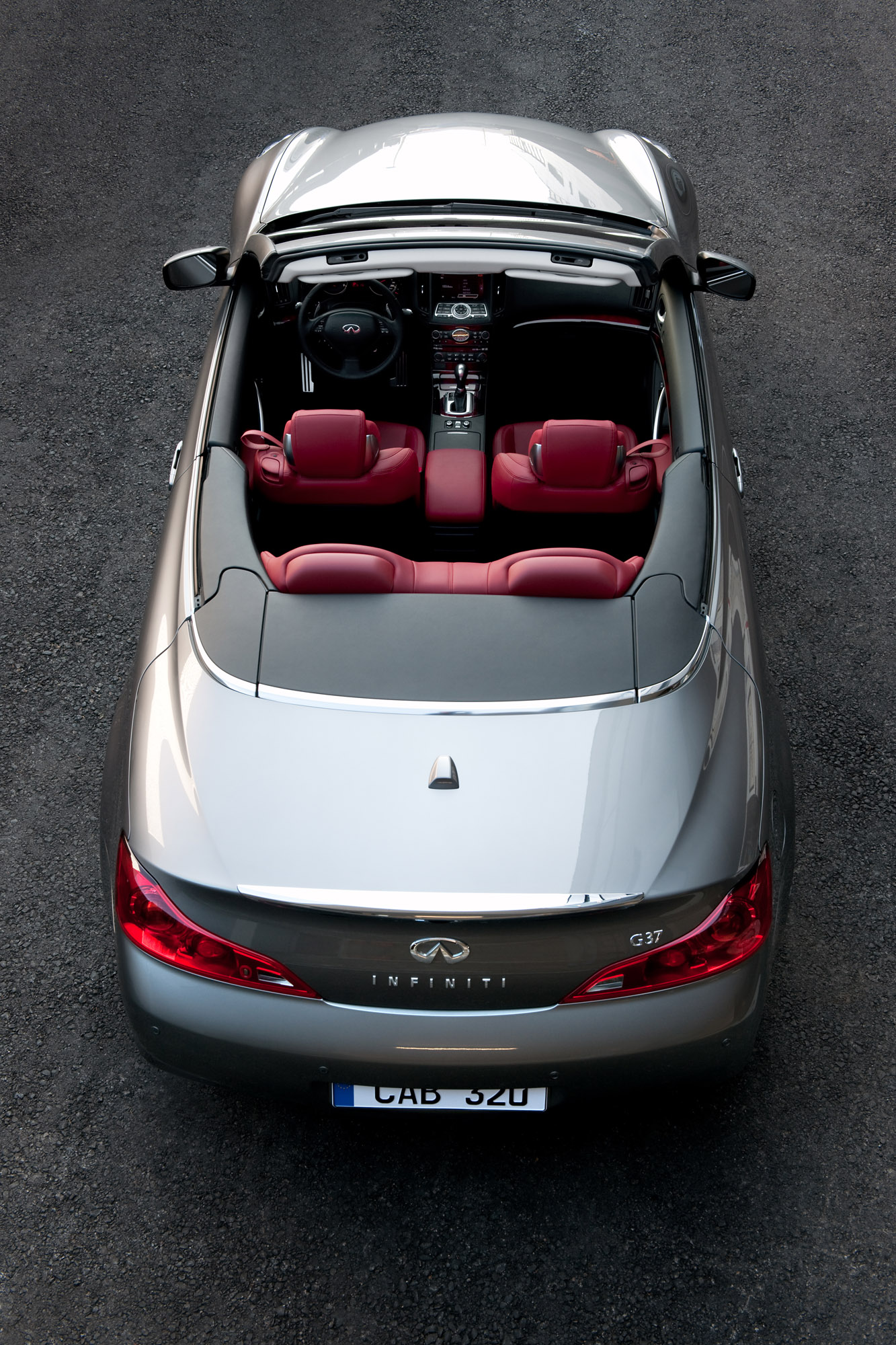 Infiniti G37 Convertible photo #31