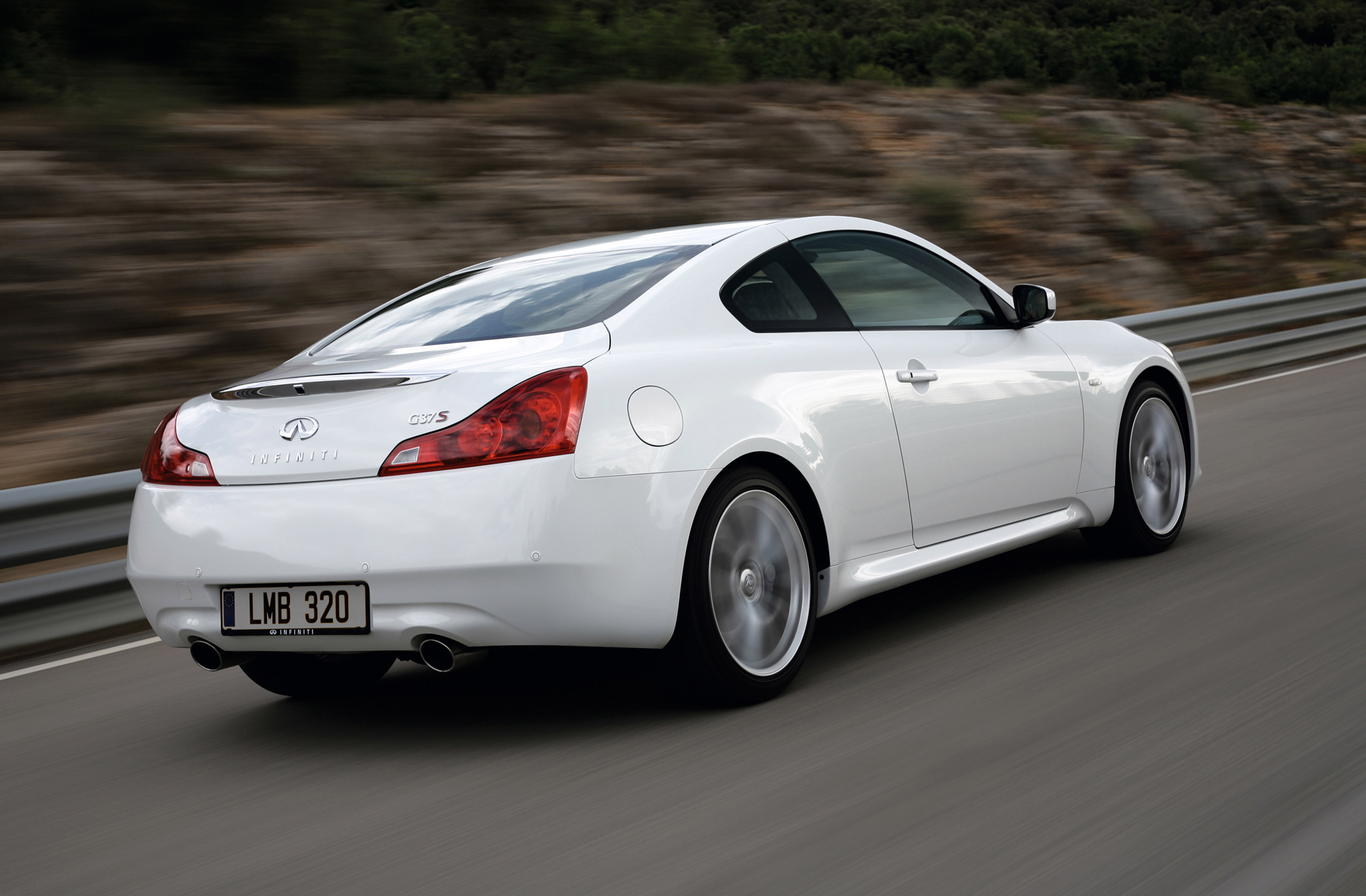Infiniti G37 Coupe photo #16