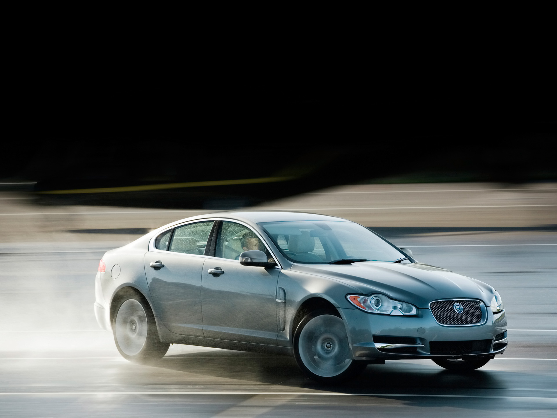 Jaguar XF photo #2