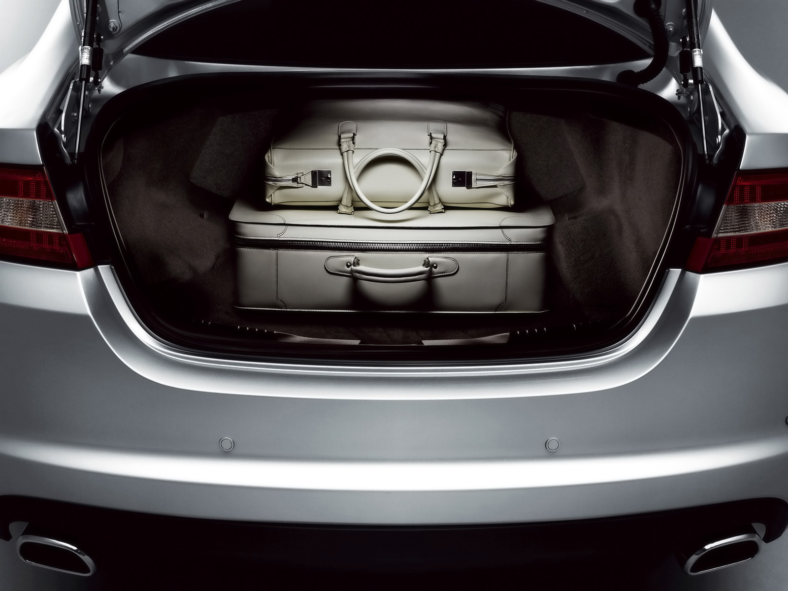 Jaguar XF photo #21