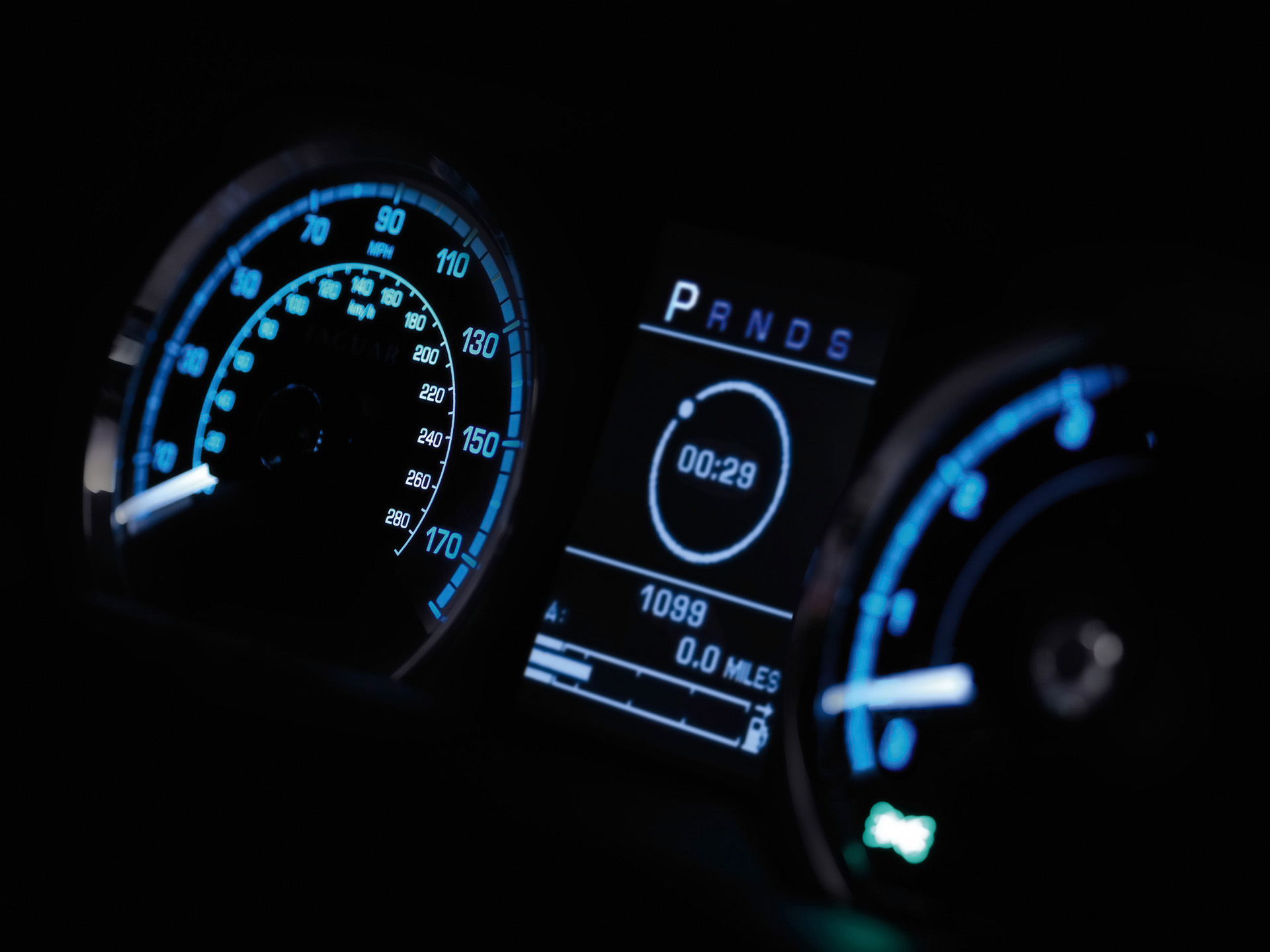 Jaguar XF photo #32
