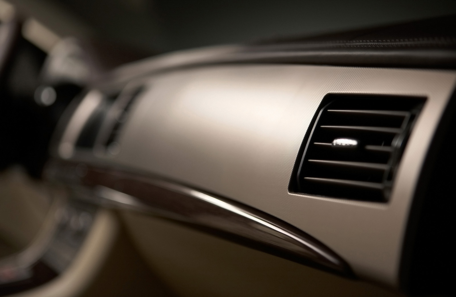 Jaguar XF photo #35
