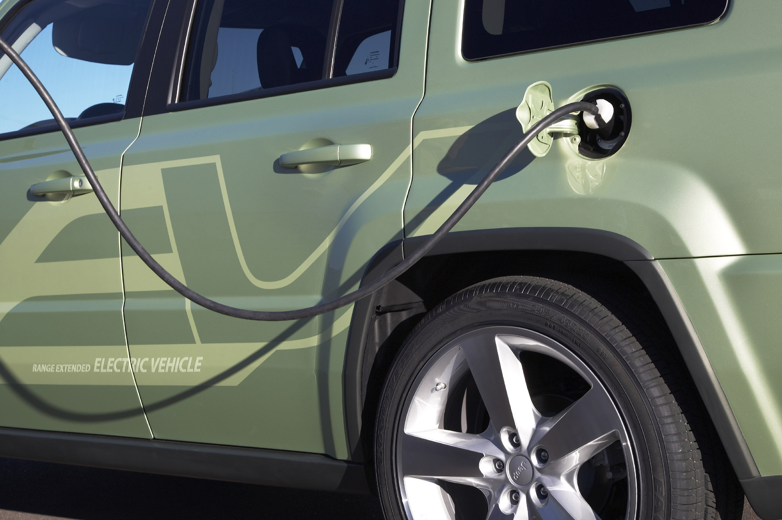 Jeep Patriot EV photo #9