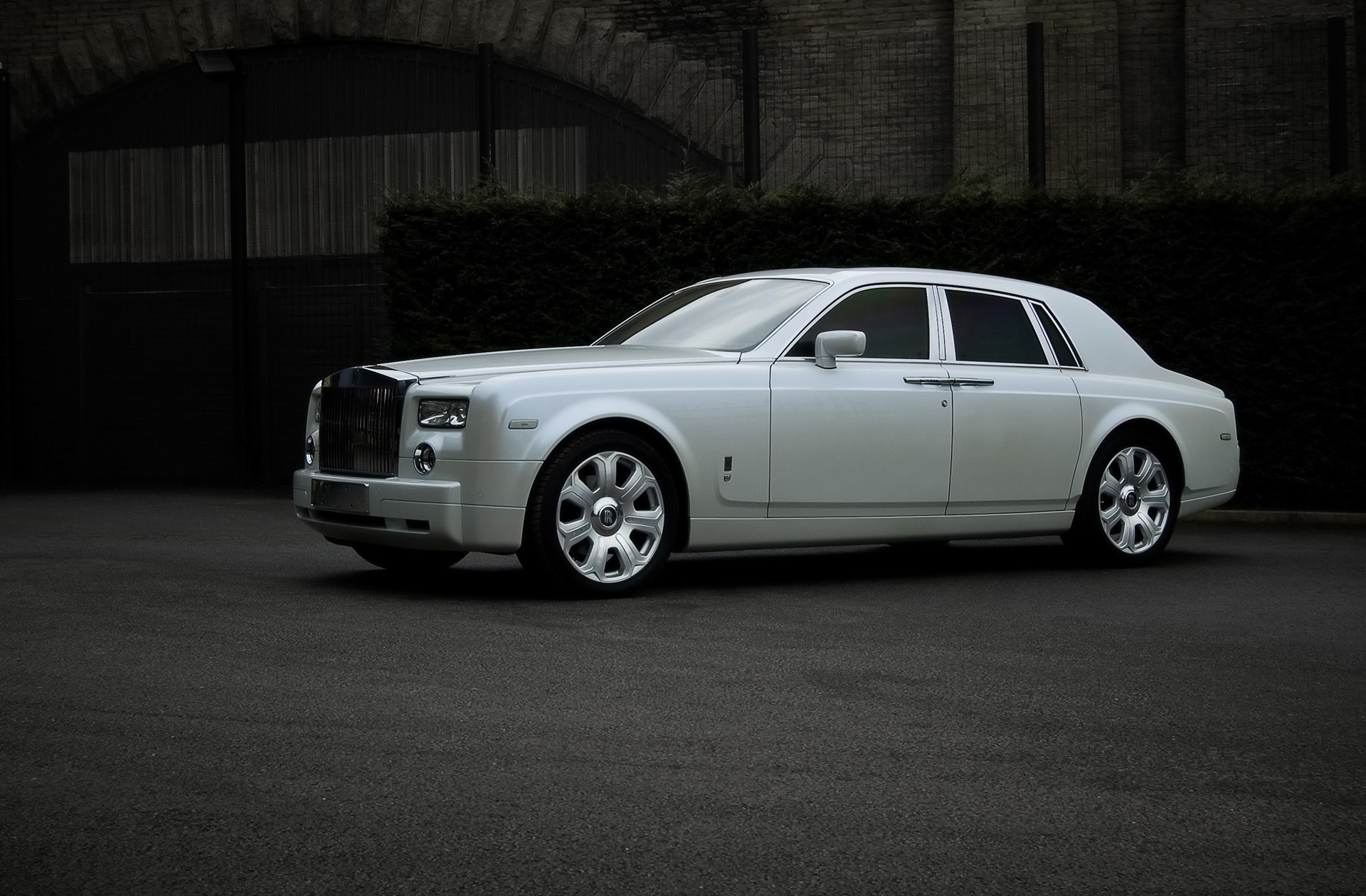 Kahn Rolls-Royce Phantom photo #3