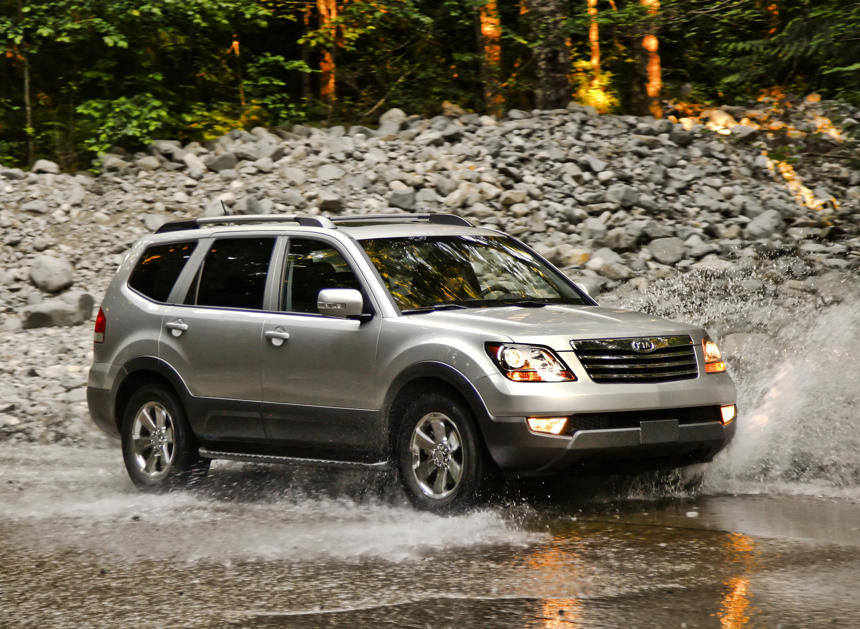 Kia Borrego photo #15