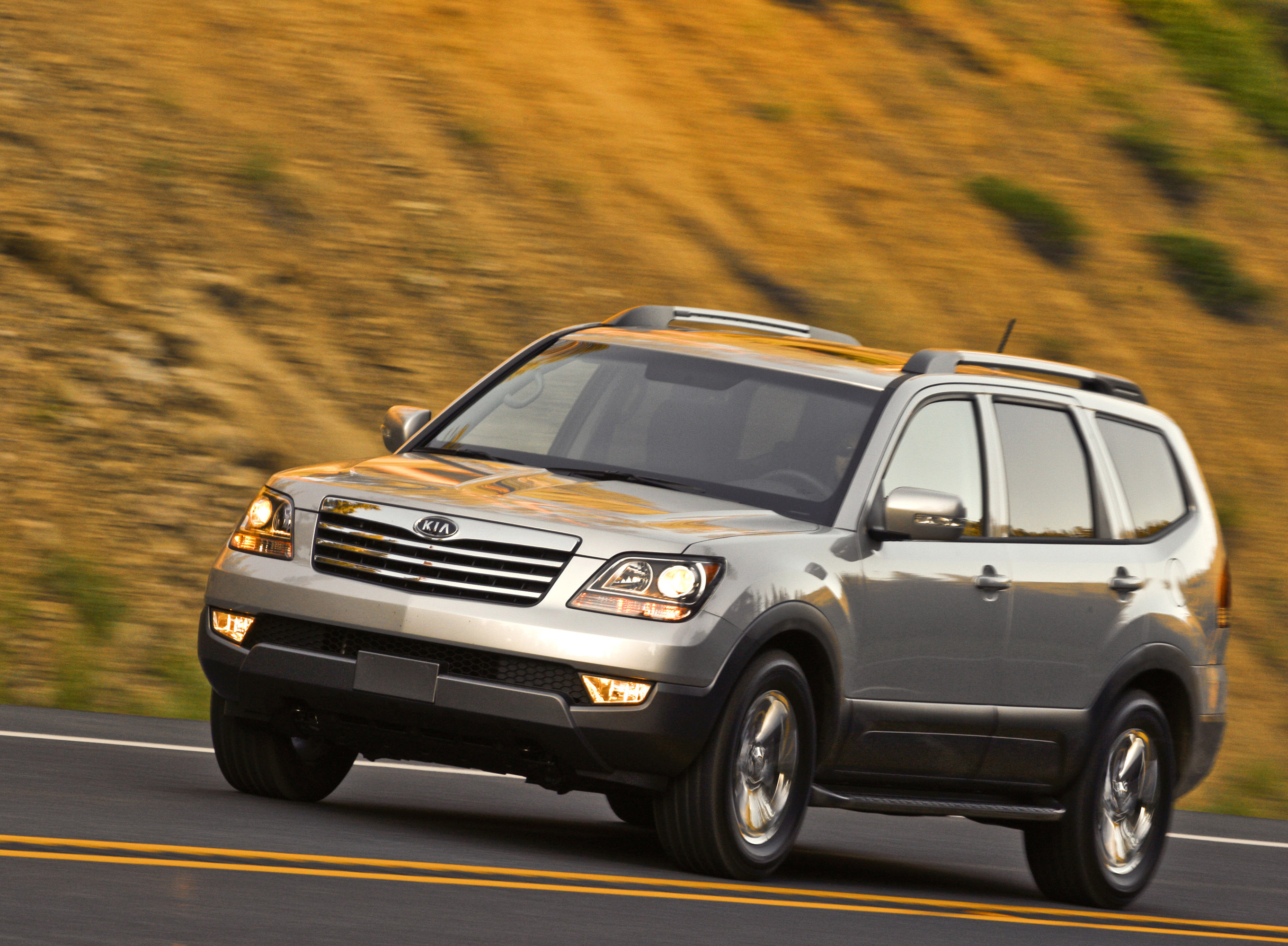 Kia Borrego photo #20