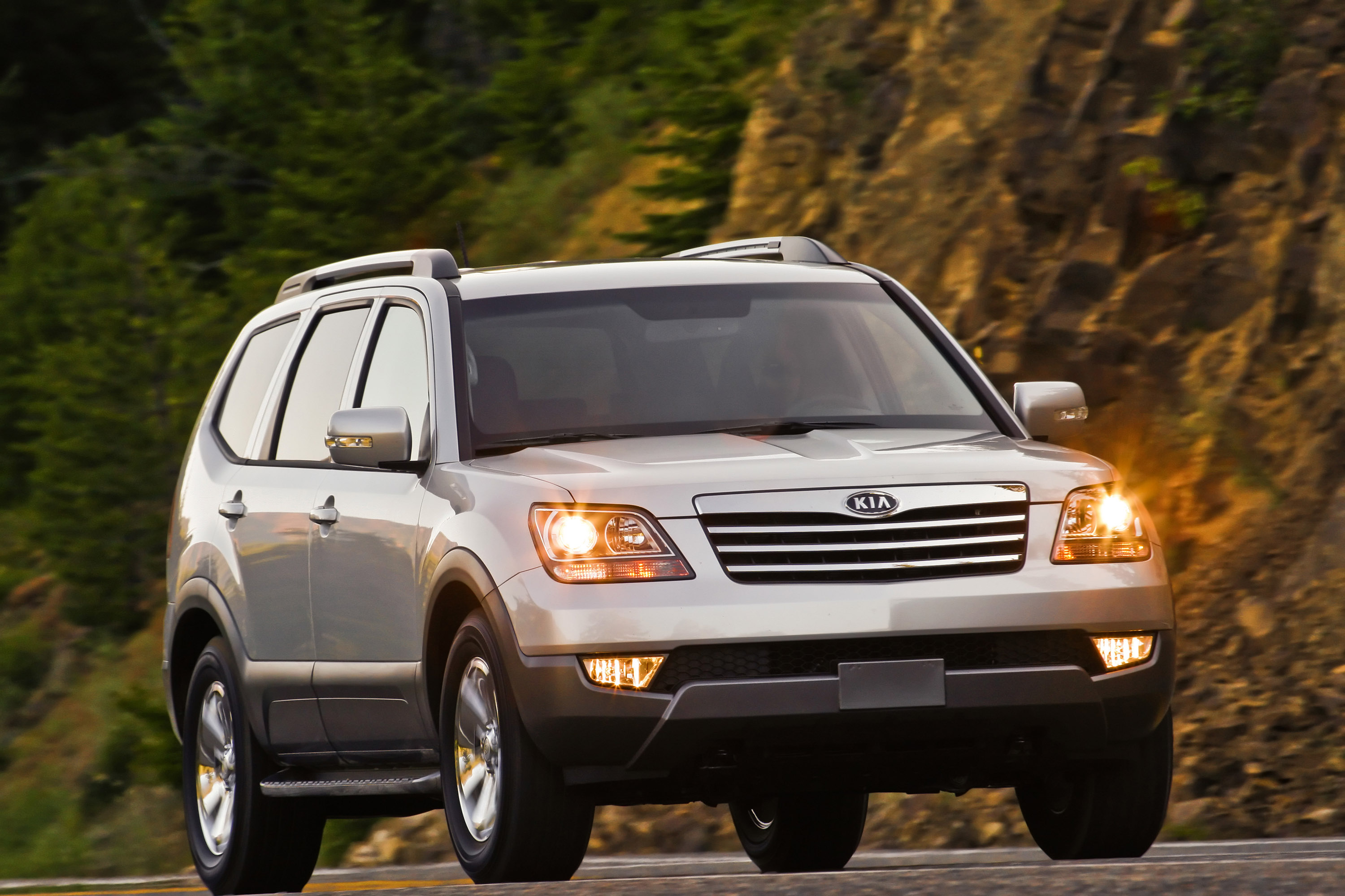 Kia Borrego photo #39