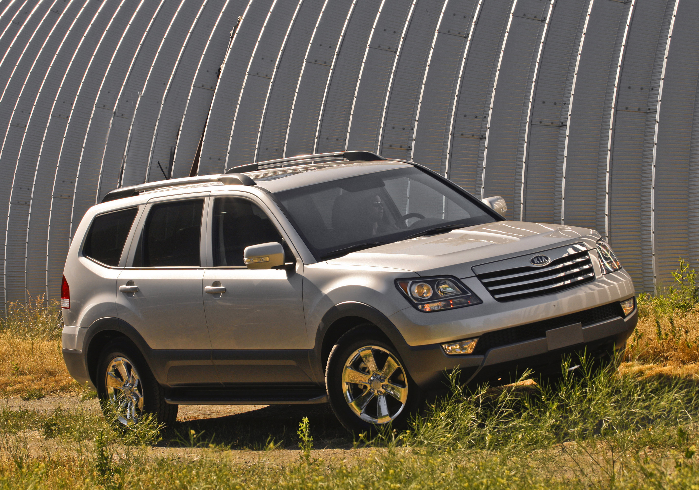 Kia Borrego photo #49