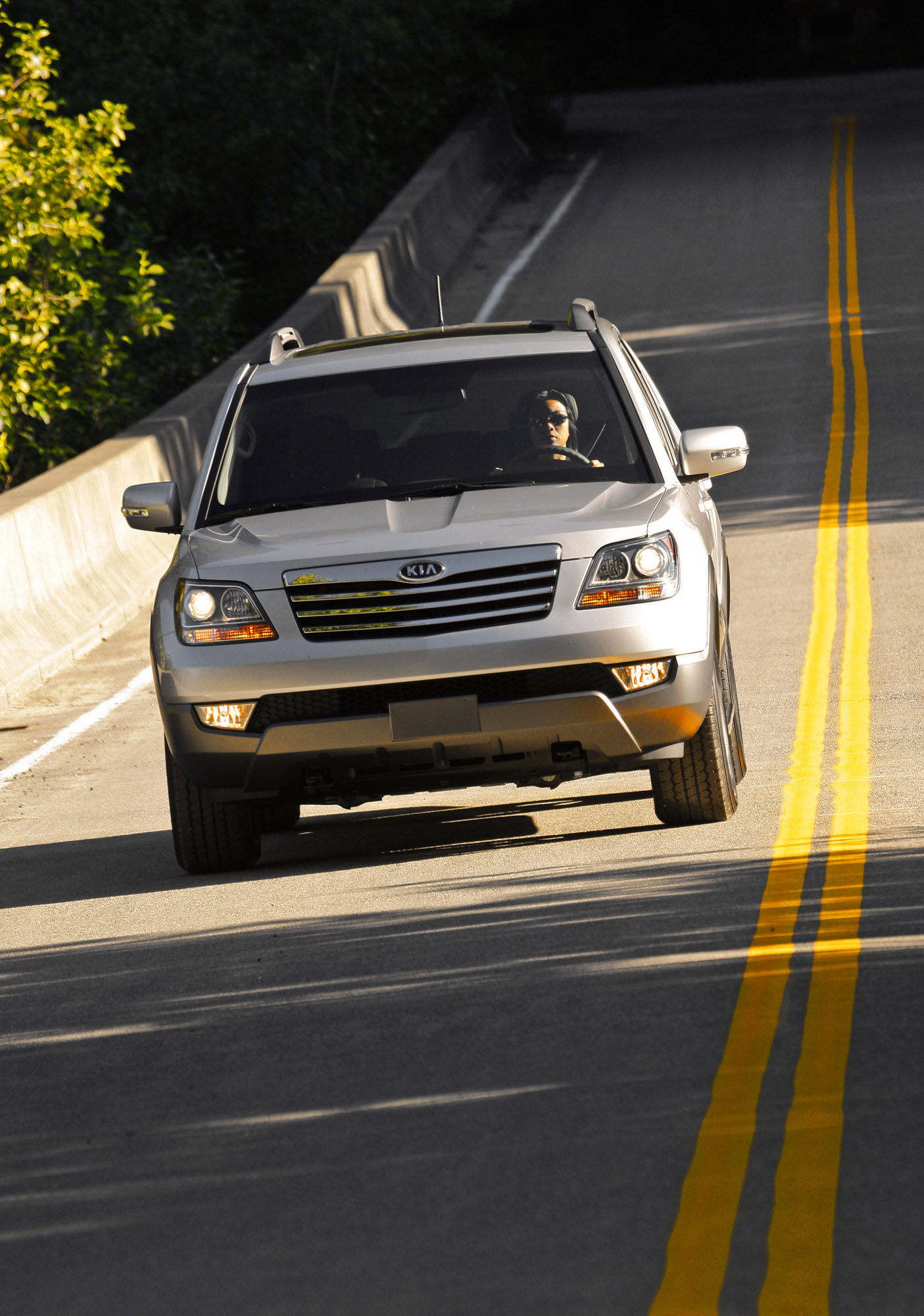 Kia Borrego photo #58