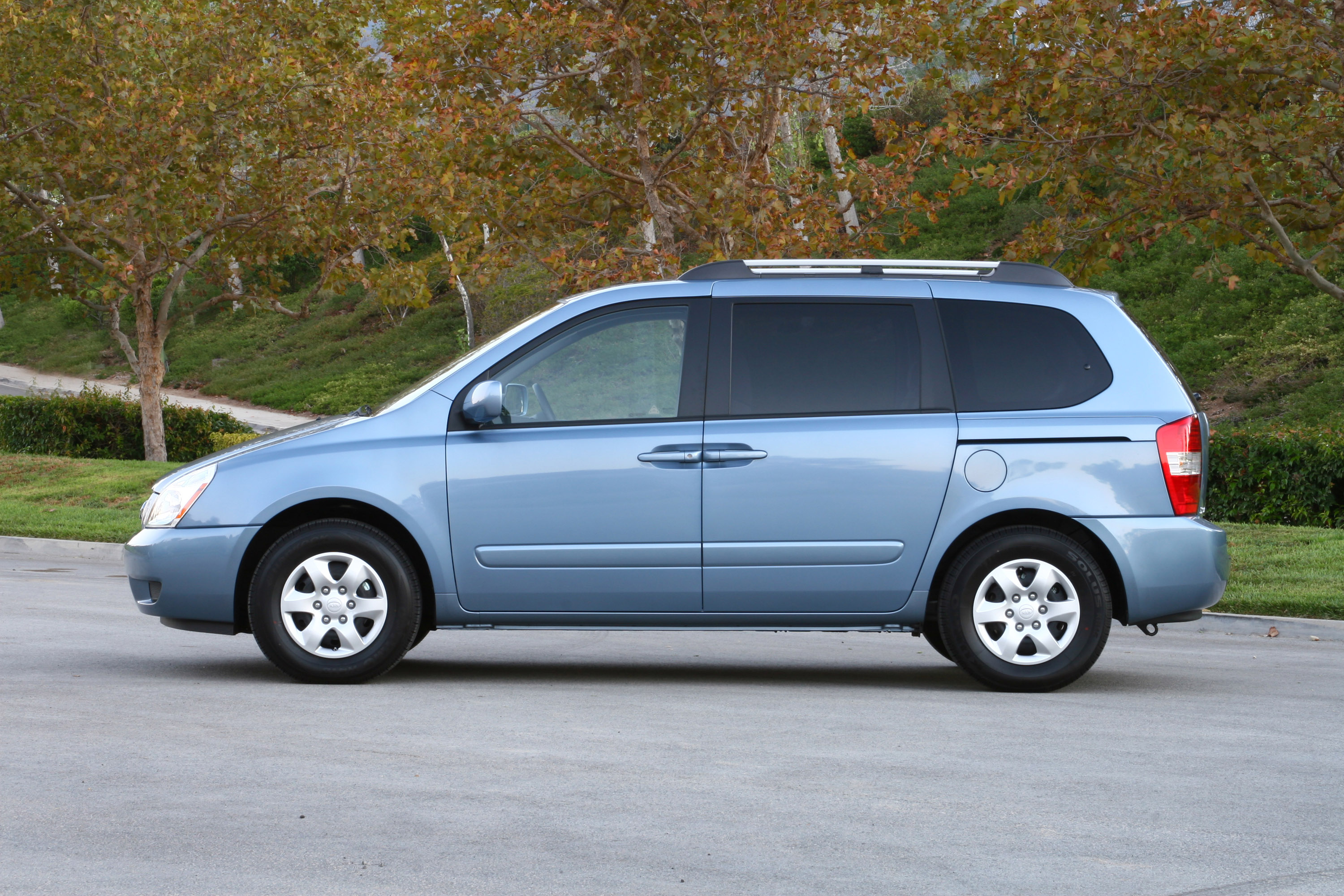 Kia Sedona photo #7