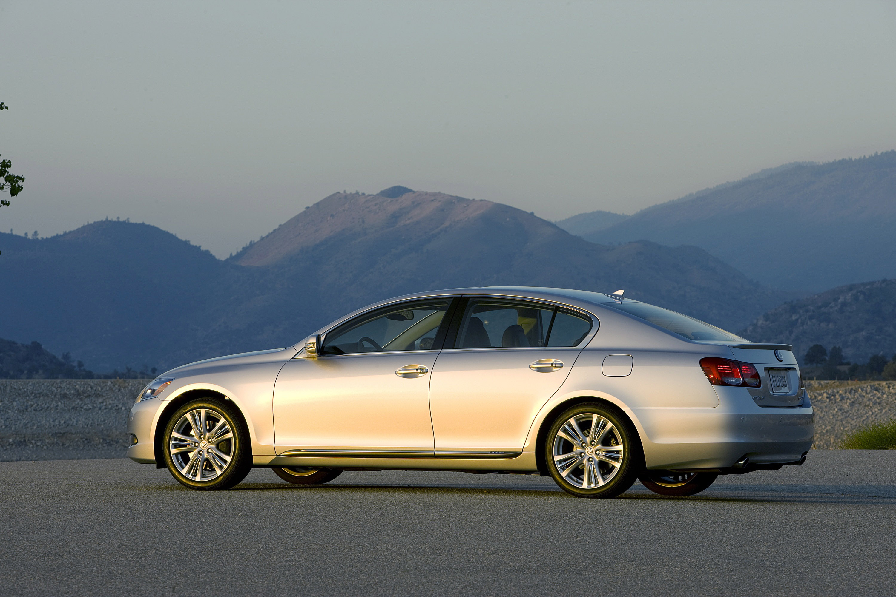 Lexus GS 450h photo #21