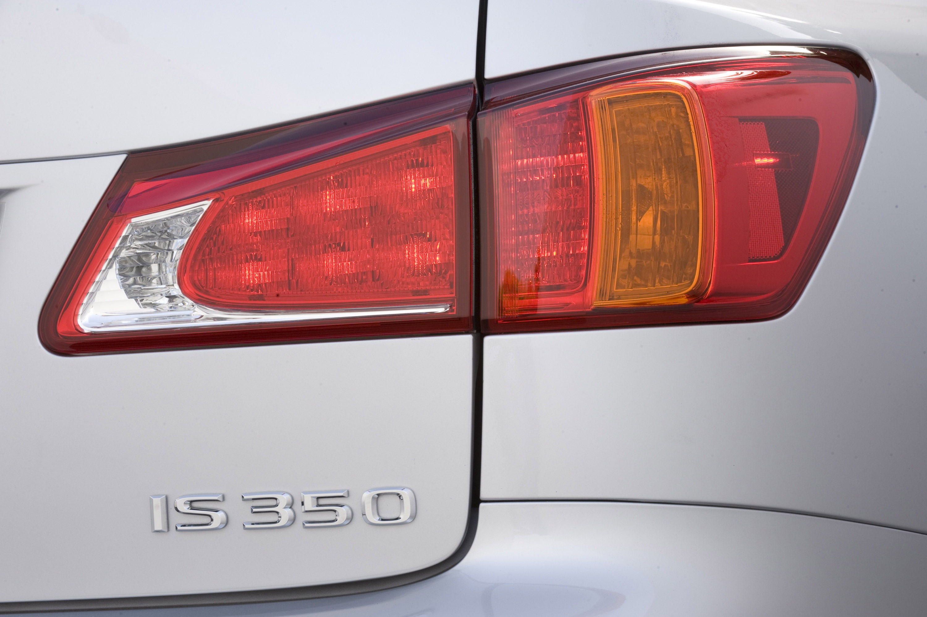 Lexus IS 350 photo #24
