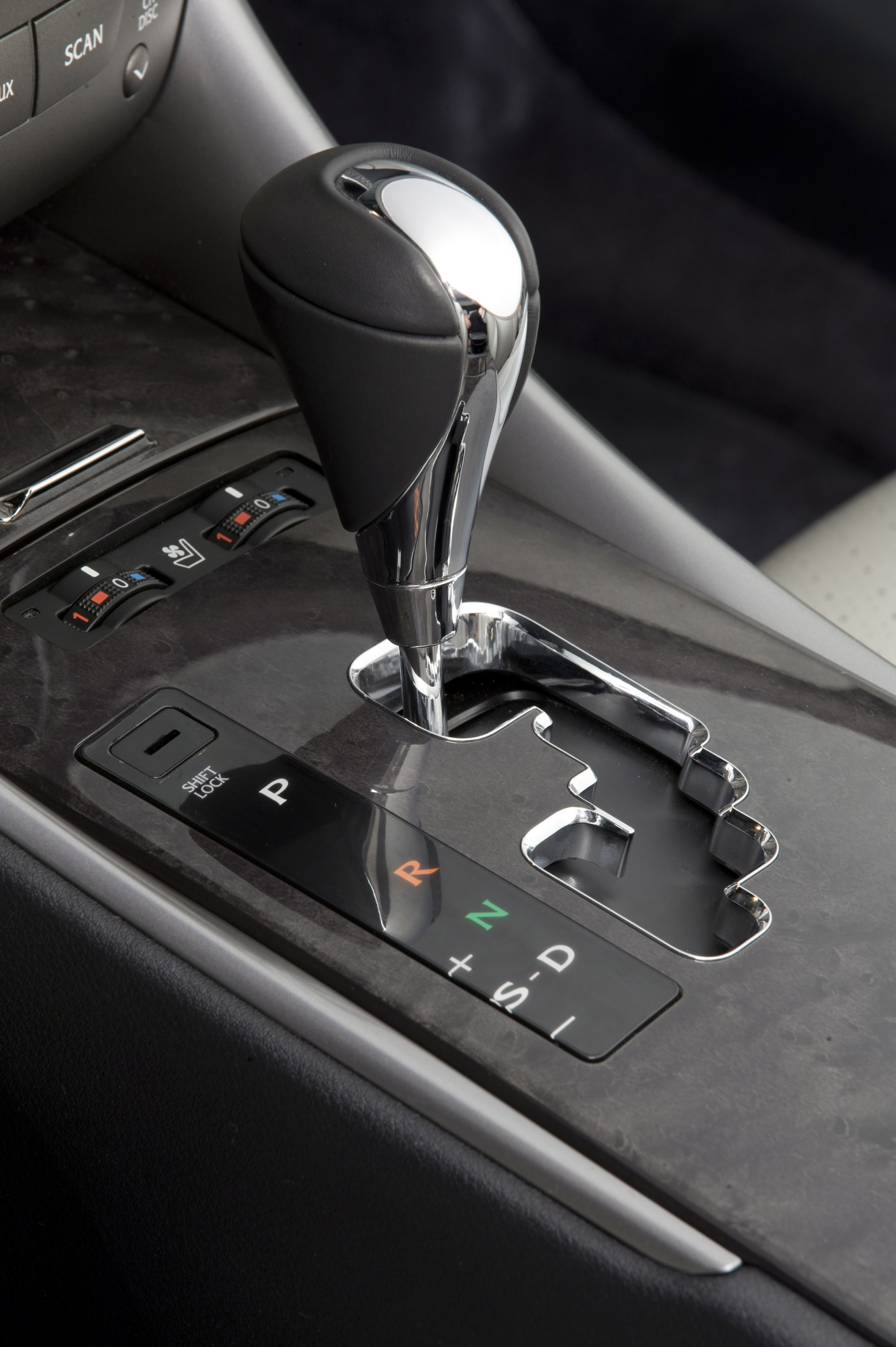 Lexus IS 350 photo #35