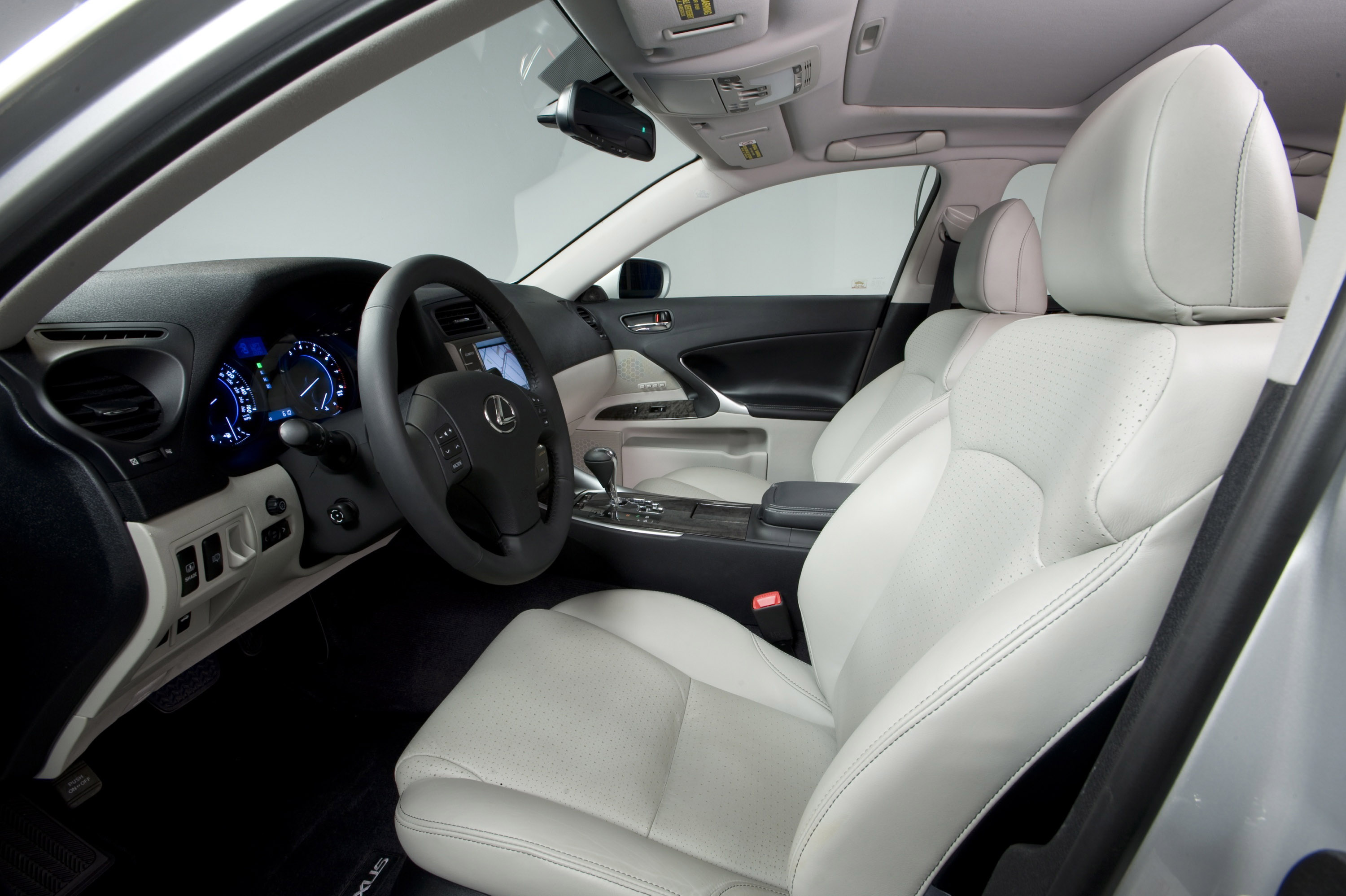 Lexus IS 350 photo #42