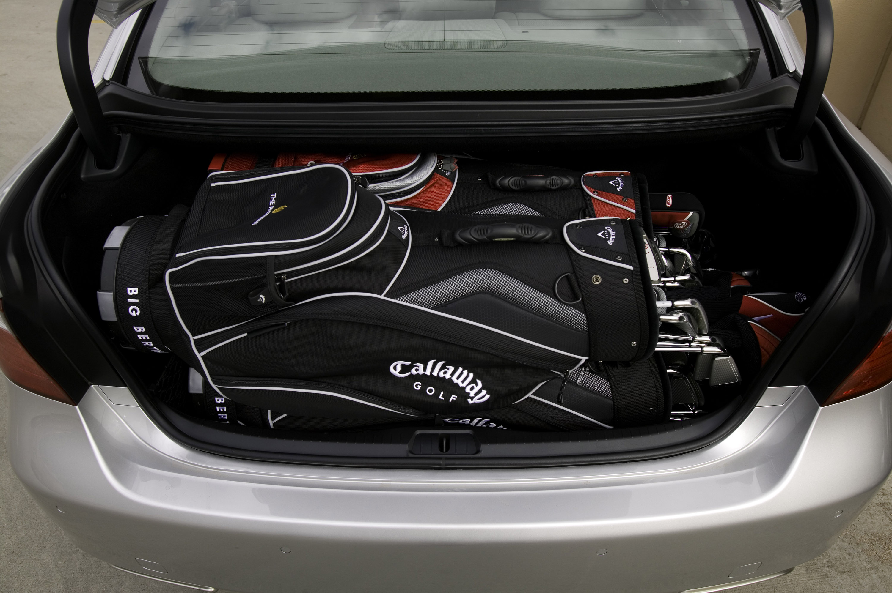 Lexus LS 600h L photo #42