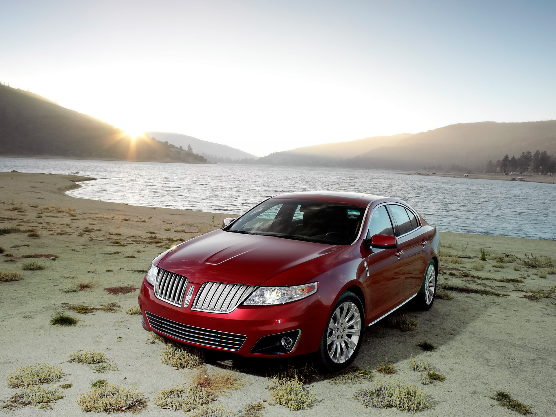 Lincoln MKS photo #1