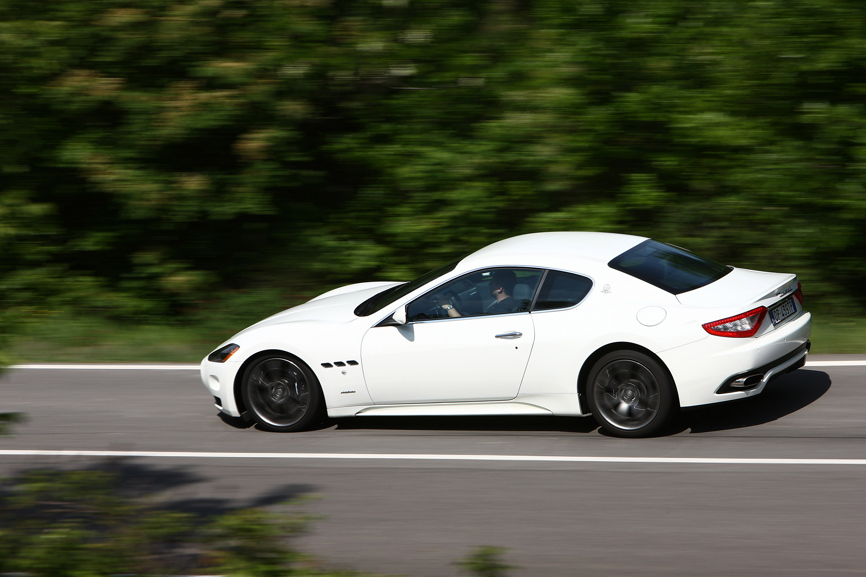 Maserati GranTurismo S photo #22