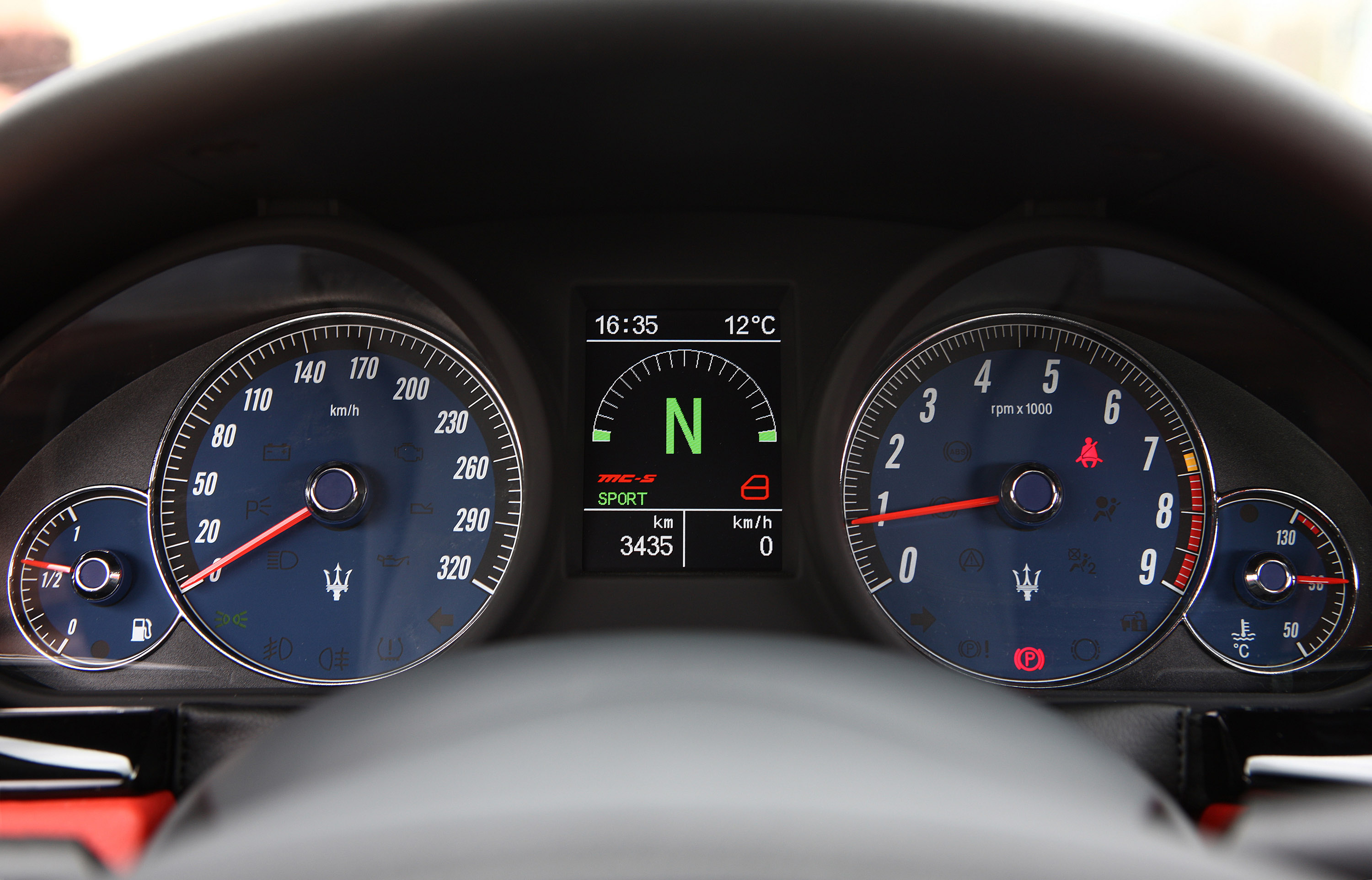 Maserati GranTurismo S photo #30