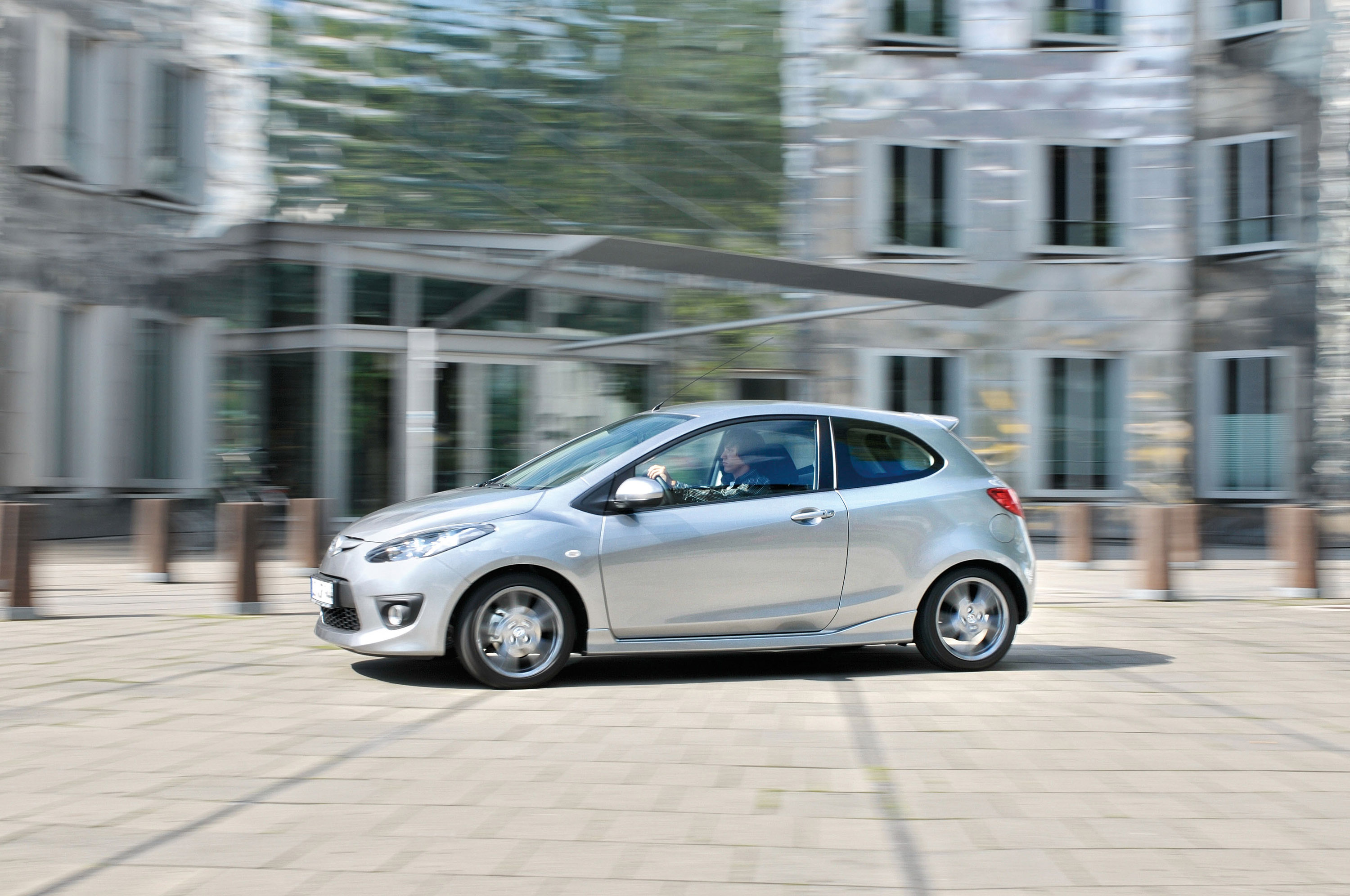 Mazda 2 3-Door photo #18