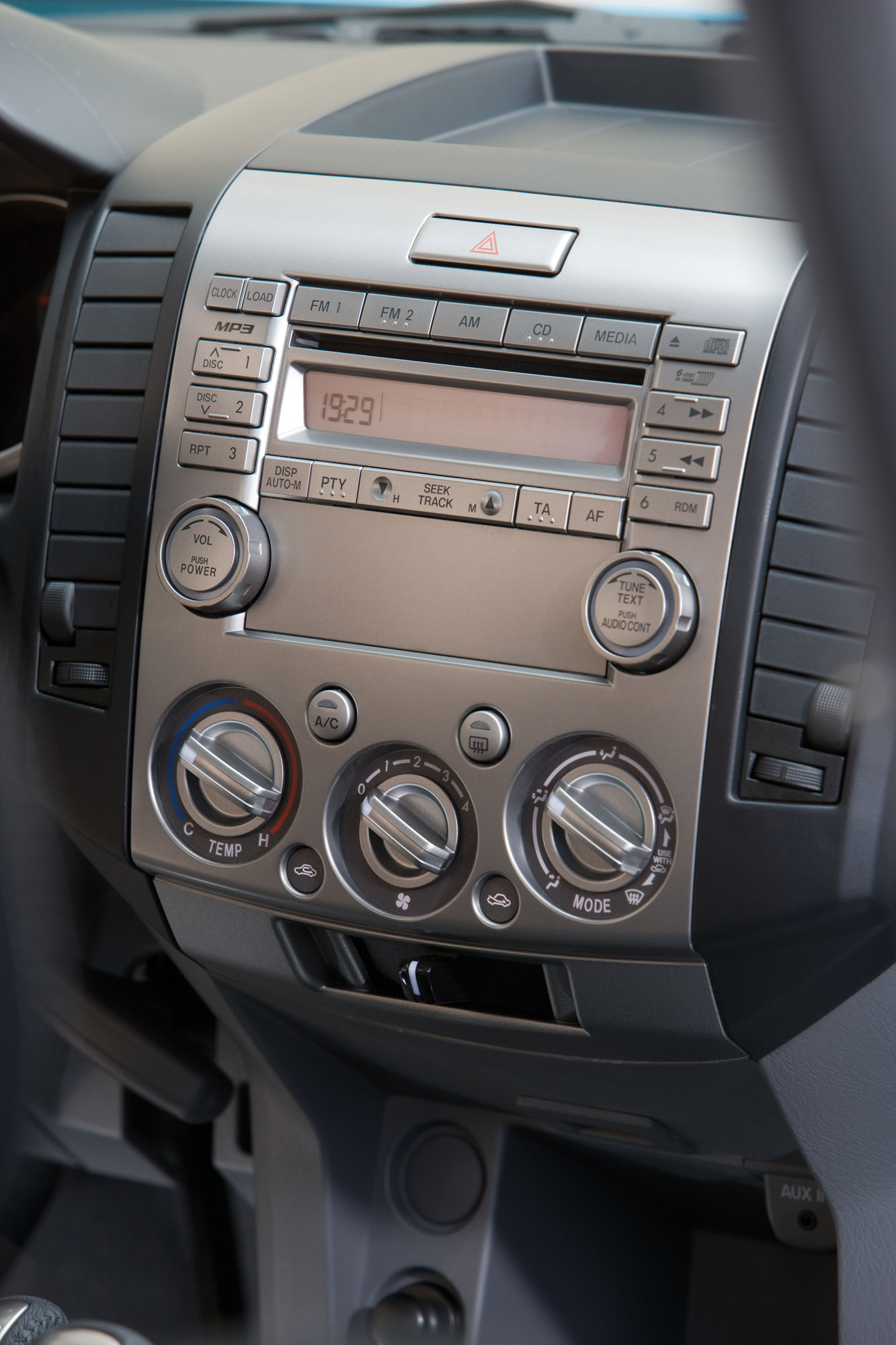 Mazda BT-50 photo #37