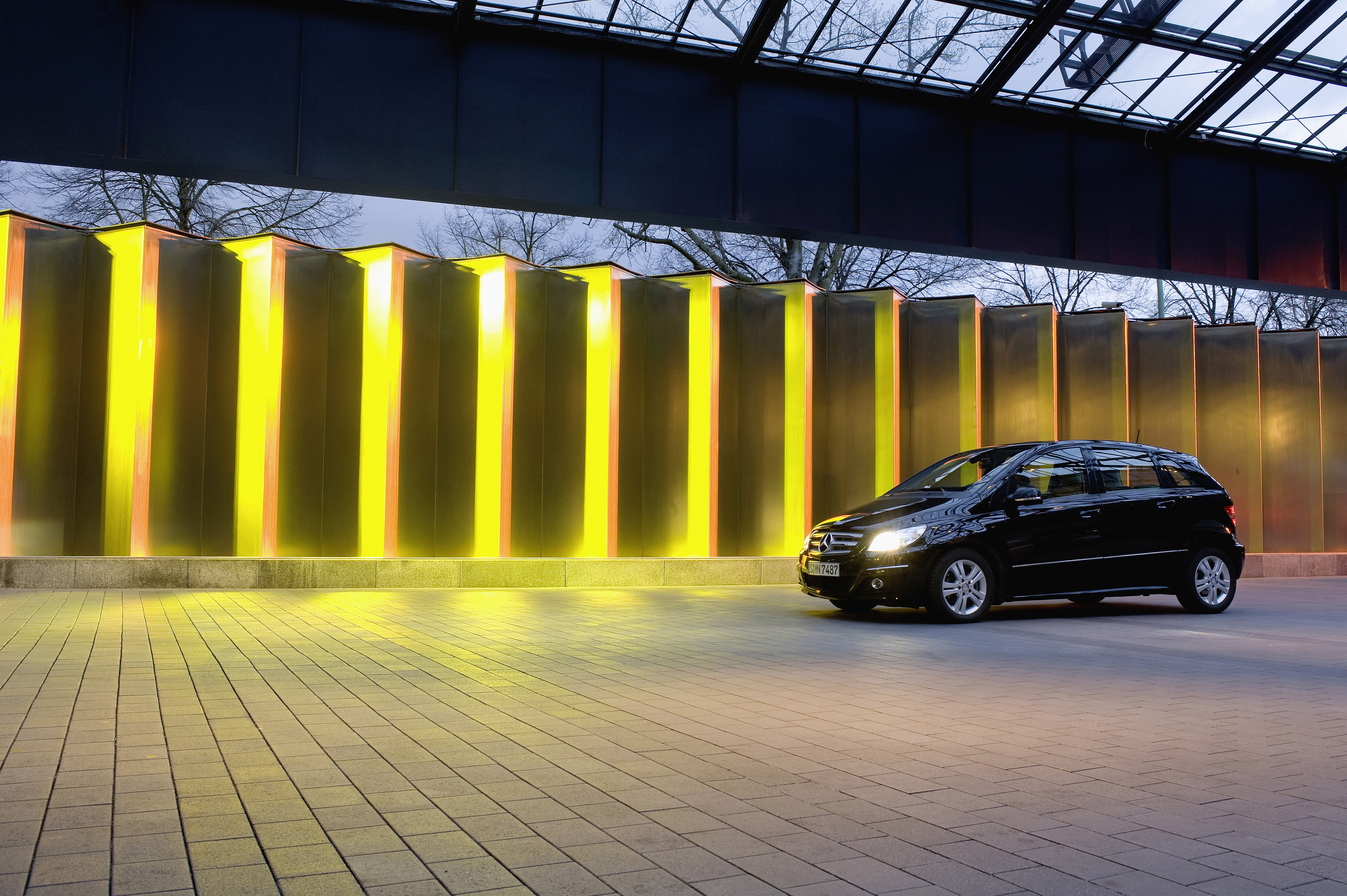 Mercedes-Benz B-Class photo #12