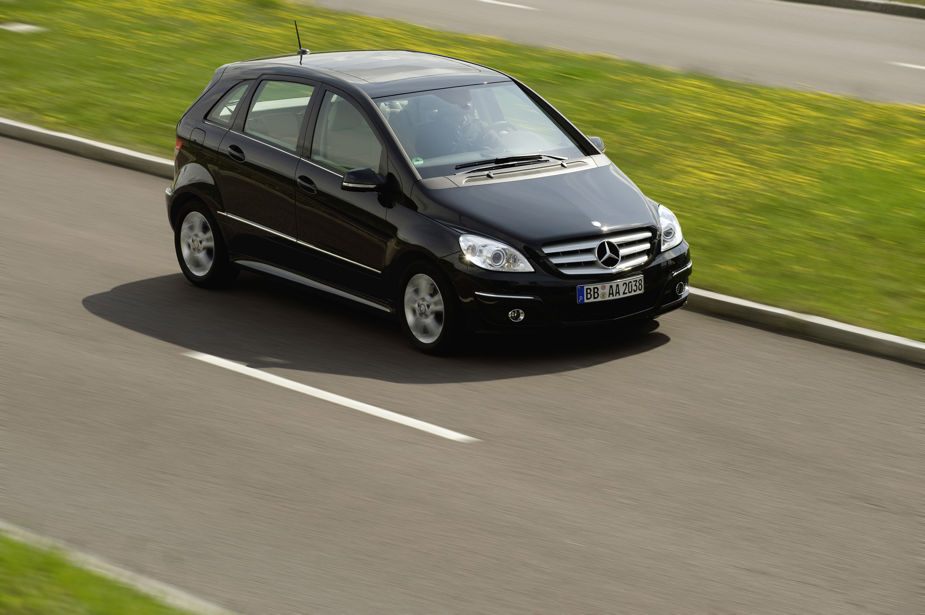 Mercedes-Benz B-Class photo #14