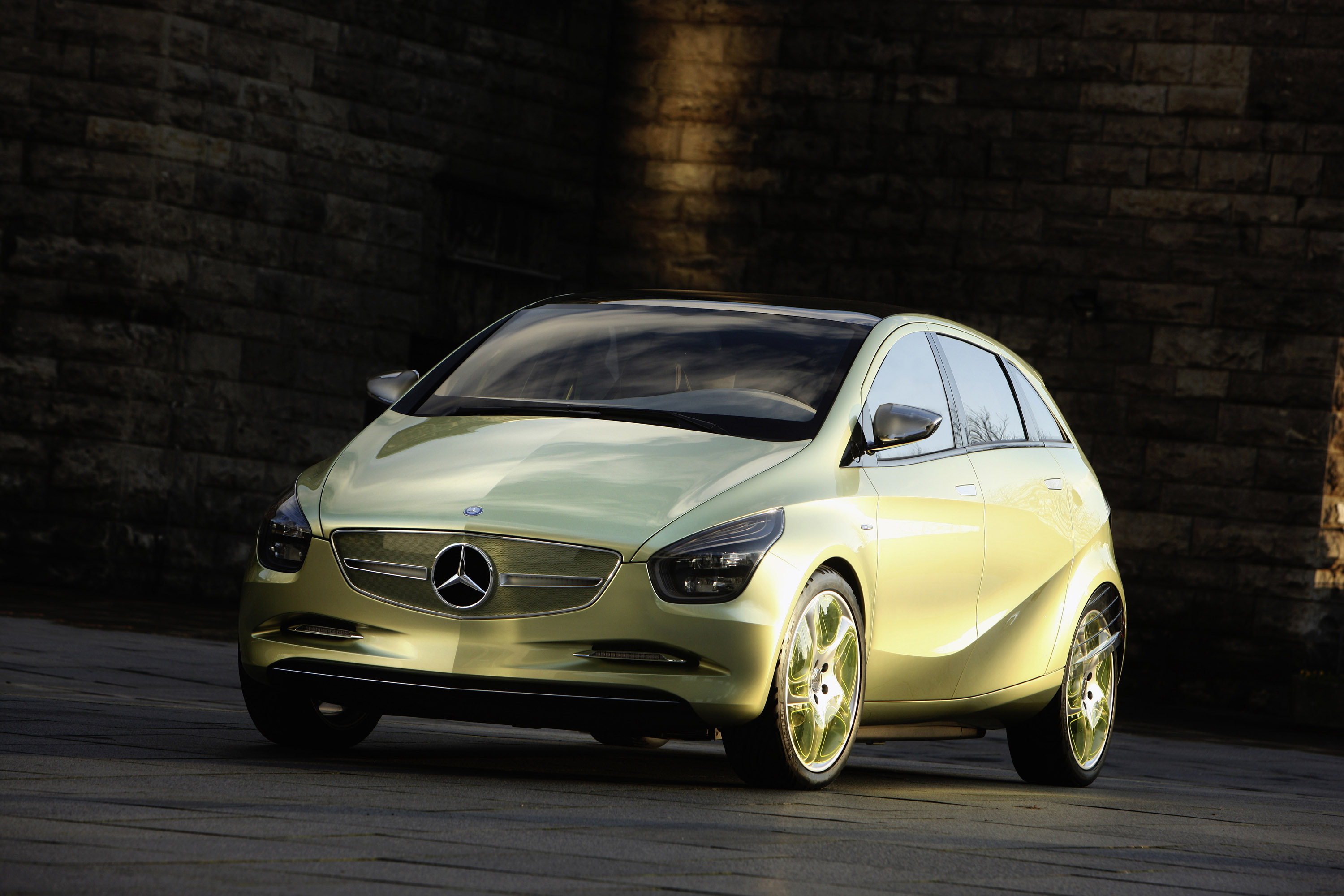 Mercedes-Benz BlueZero Concept photo #1