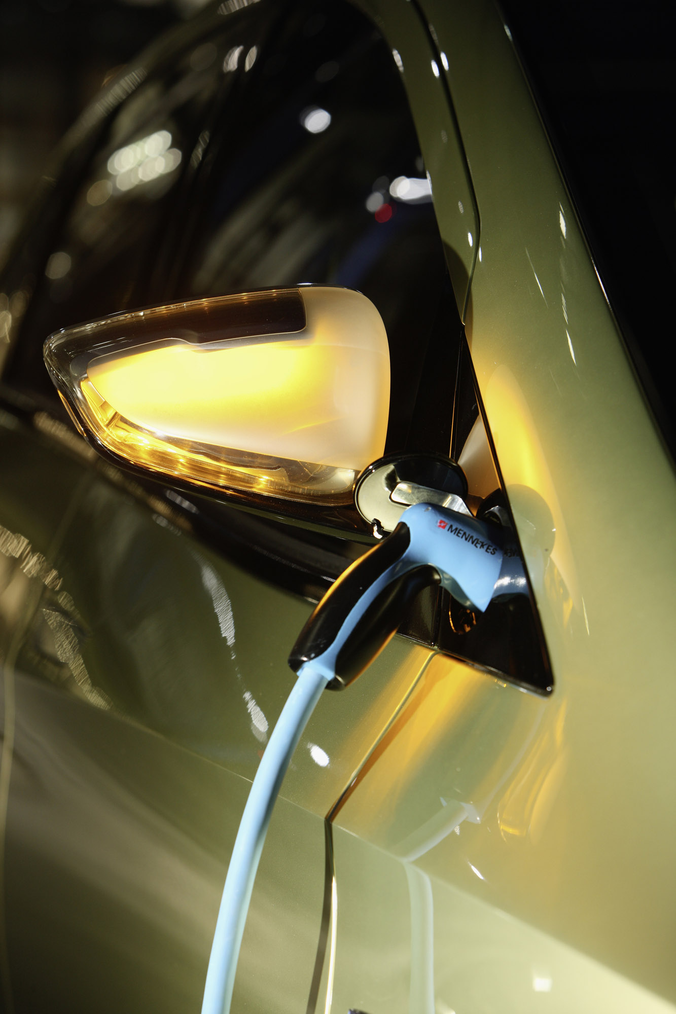 Mercedes-Benz BlueZero Concept photo #21