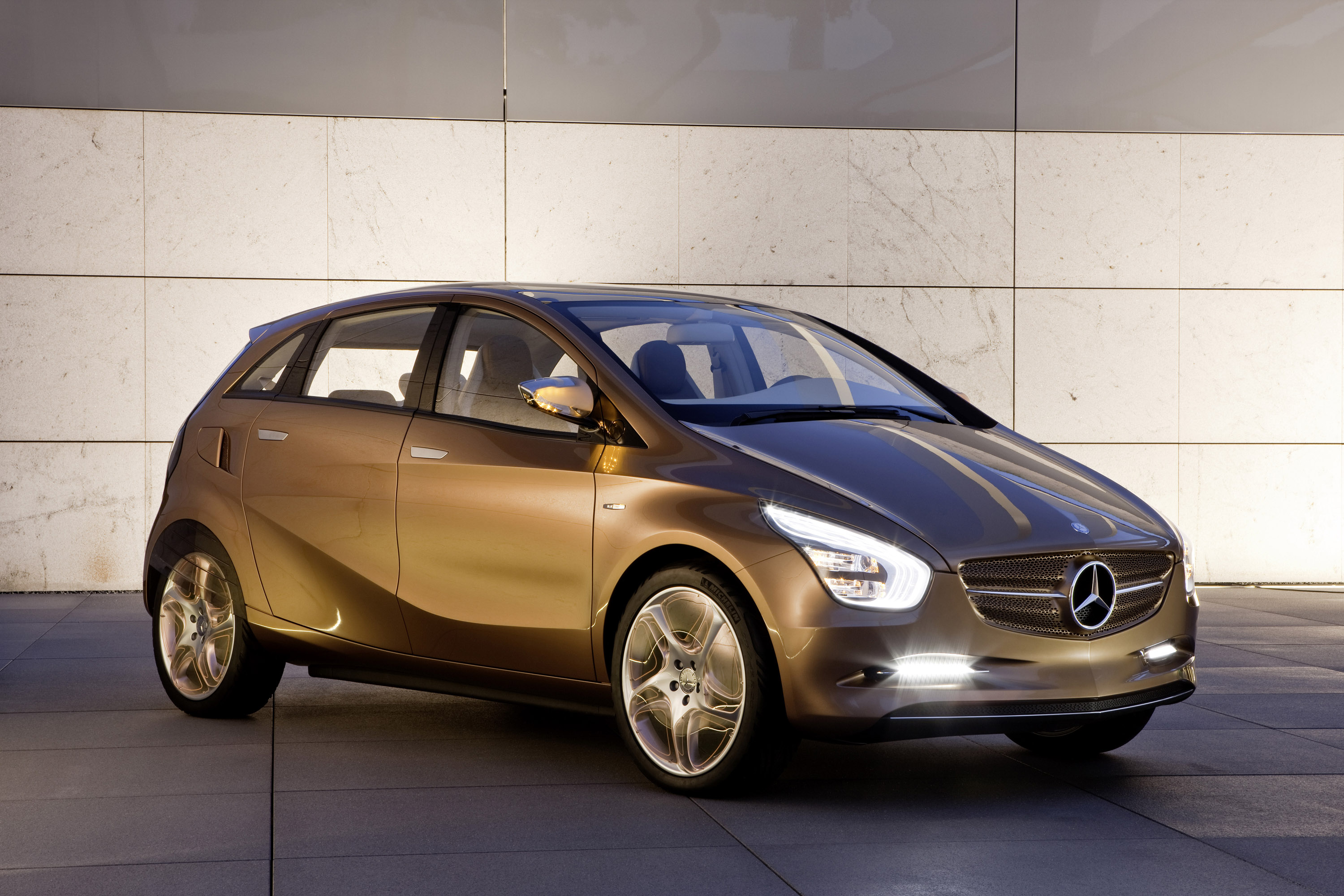 Mercedes-Benz BlueZero E-Cell Plus Concept photo #1