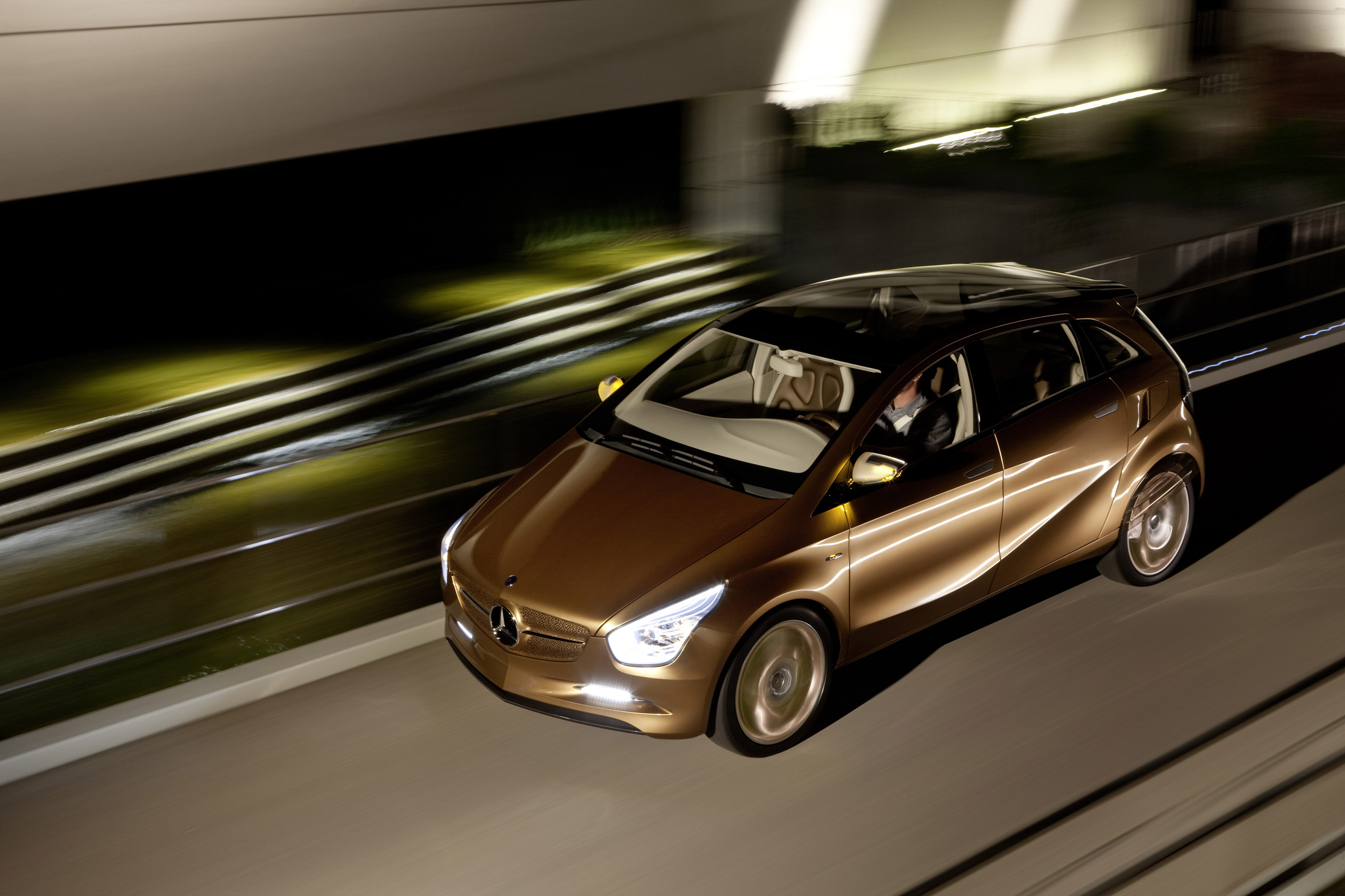 Mercedes-Benz BlueZero E-Cell Plus Concept photo #4