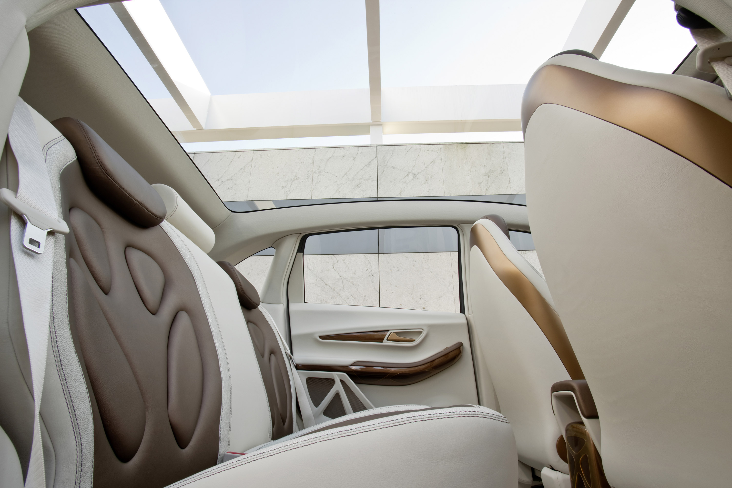 Mercedes-Benz BlueZero E-Cell Plus Concept photo #9