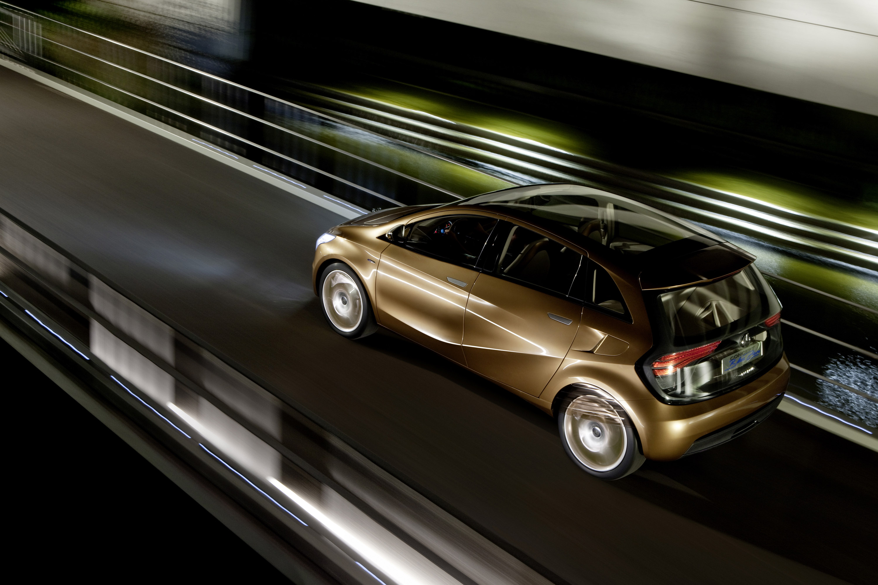 Mercedes-Benz BlueZero E-Cell Plus Concept photo #12