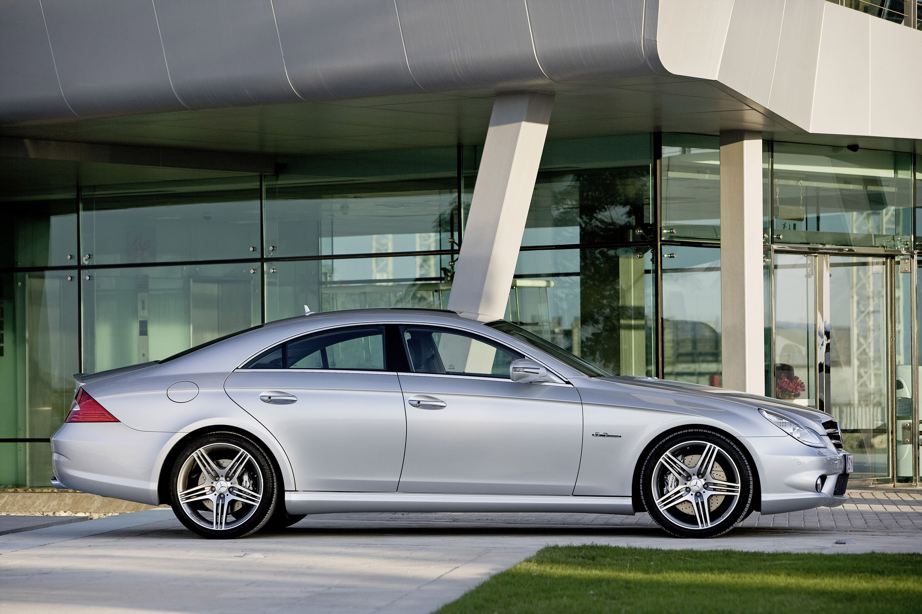 Mercedes-Benz CLS 63 AMG photo #2