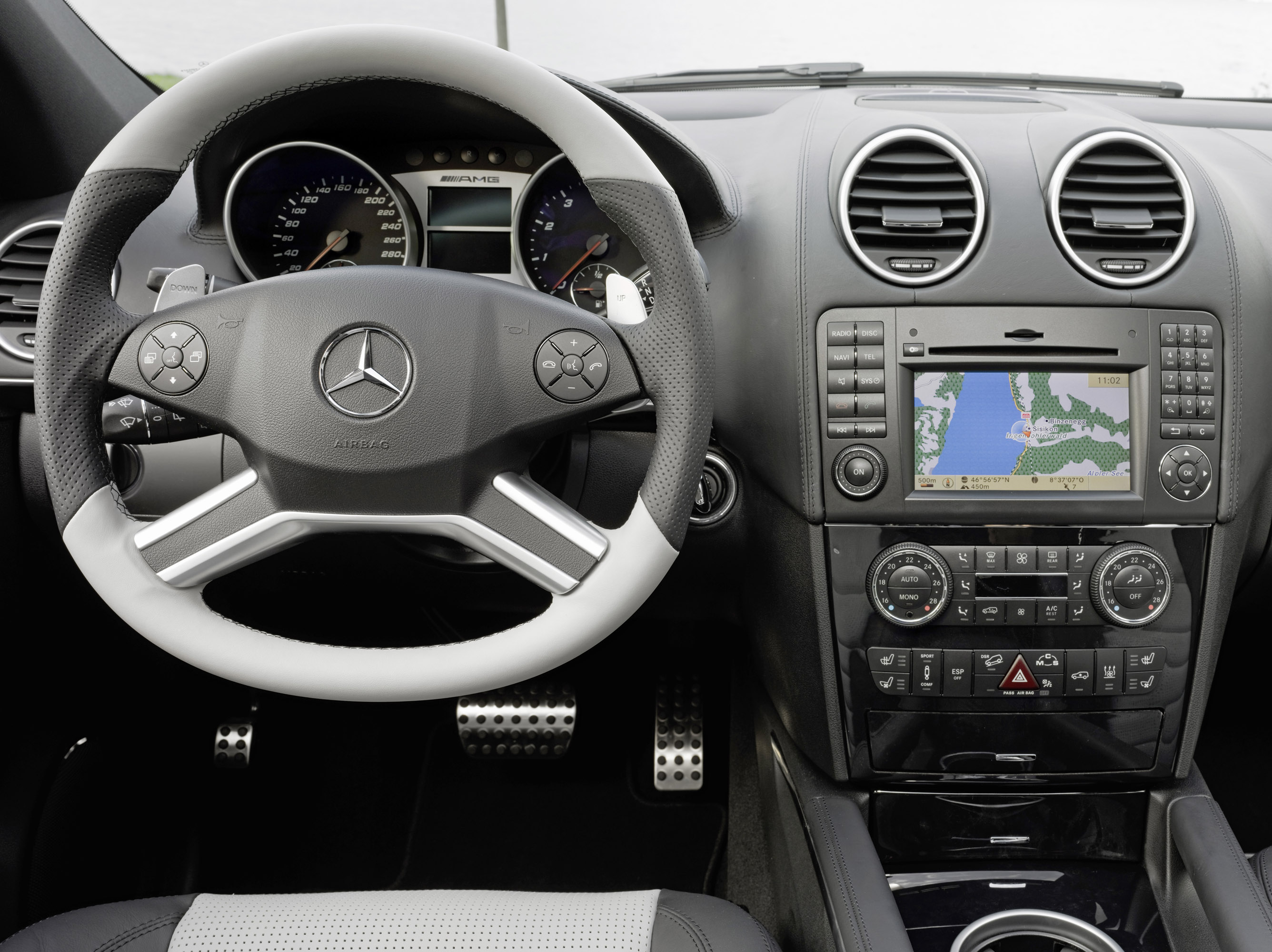 Mercedes-Benz ML63 AMG 10th Anniversary photo #20