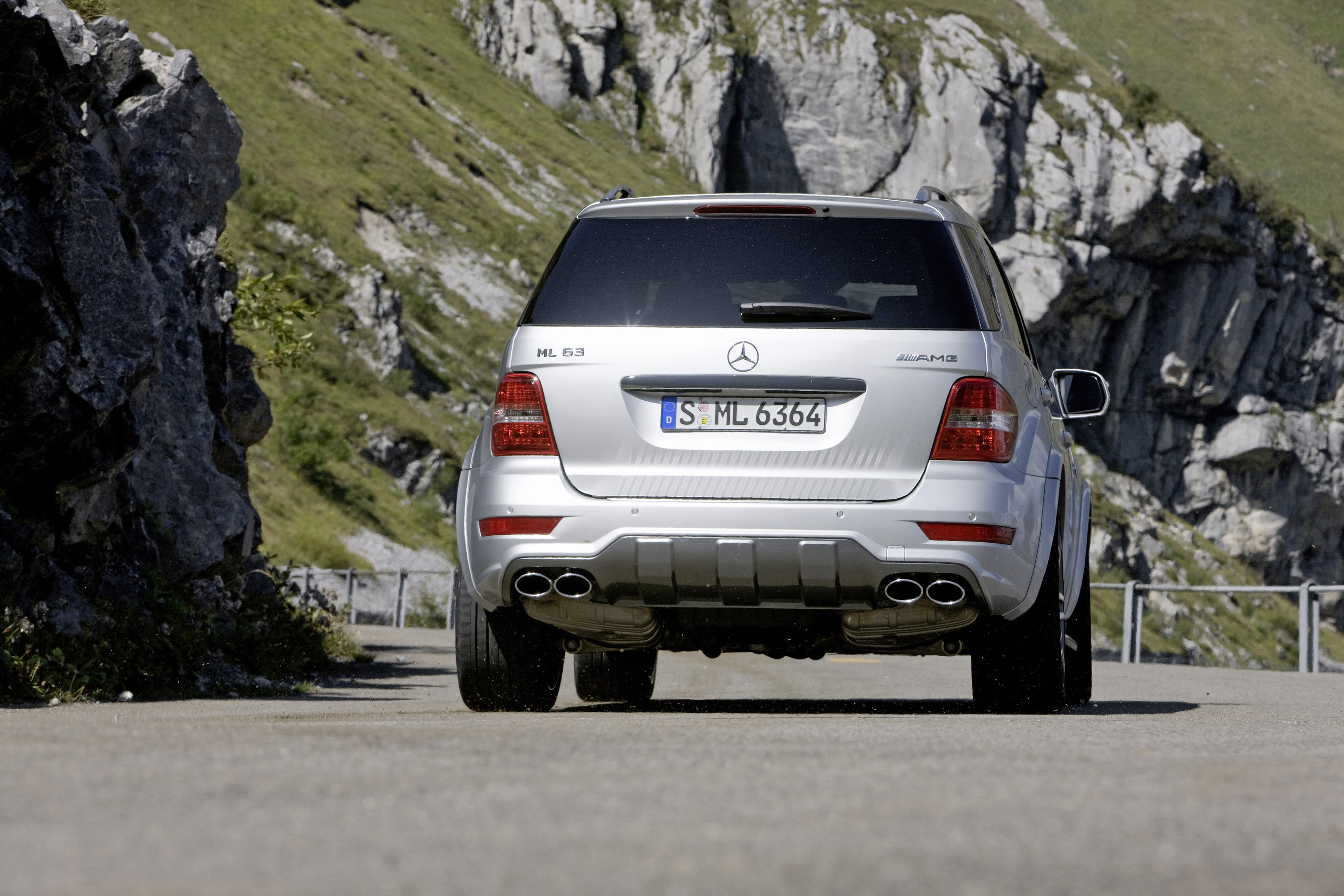 Mercedes-Benz ML63 AMG 10th Anniversary photo #21