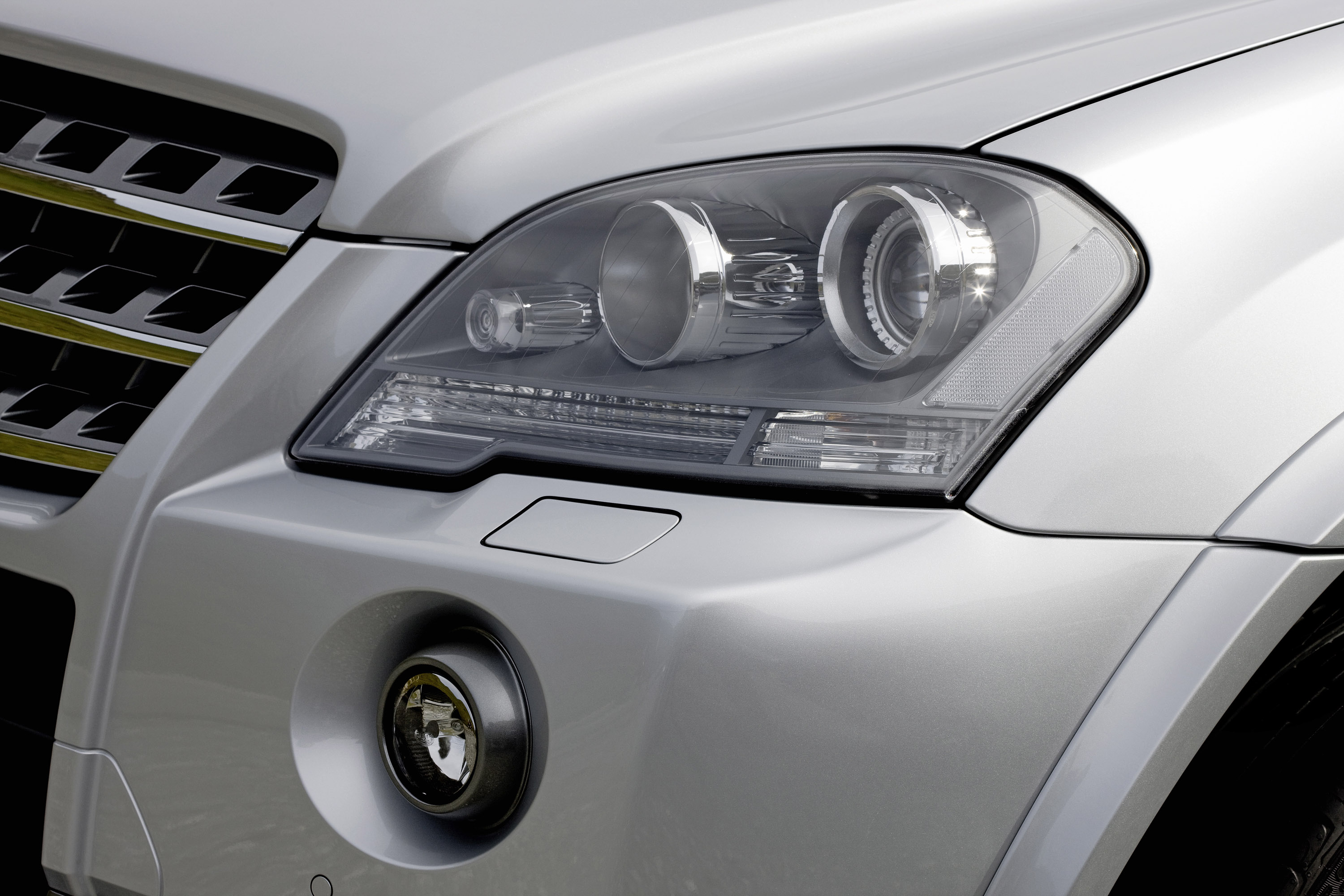 Mercedes-Benz ML63 AMG 10th Anniversary photo #31