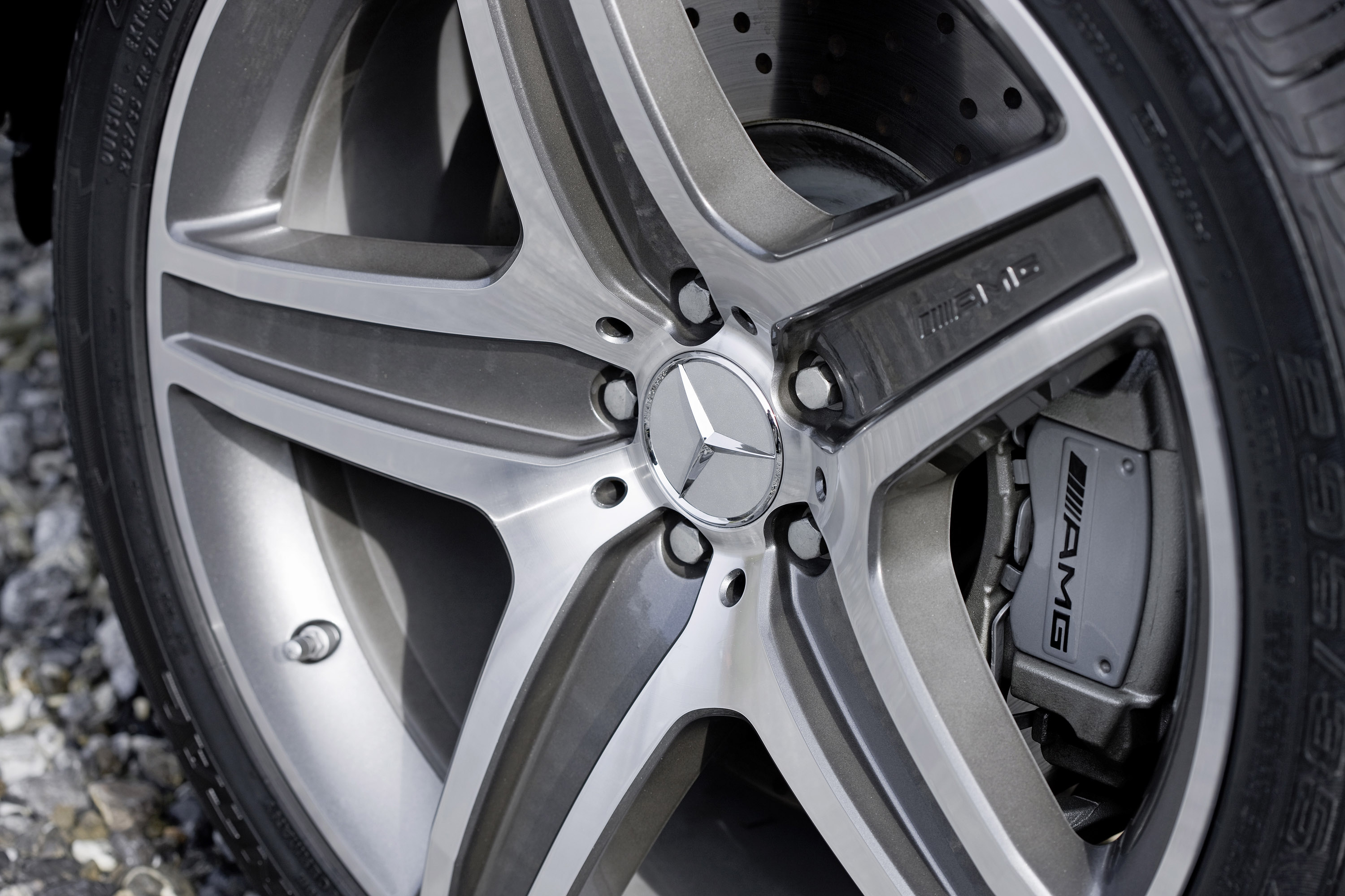 Mercedes-Benz ML63 AMG 10th Anniversary photo #35