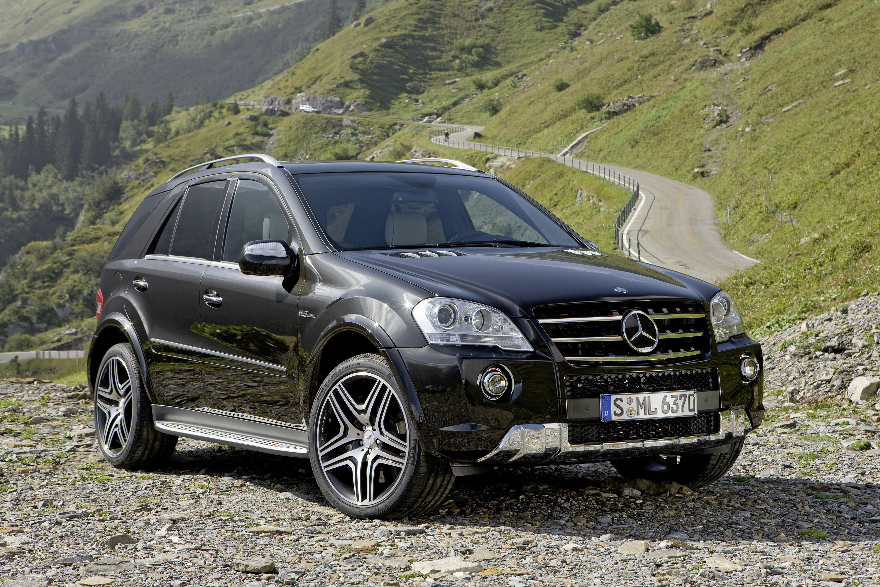 Mercedes-Benz ML63 AMG Performance Studio photo #1