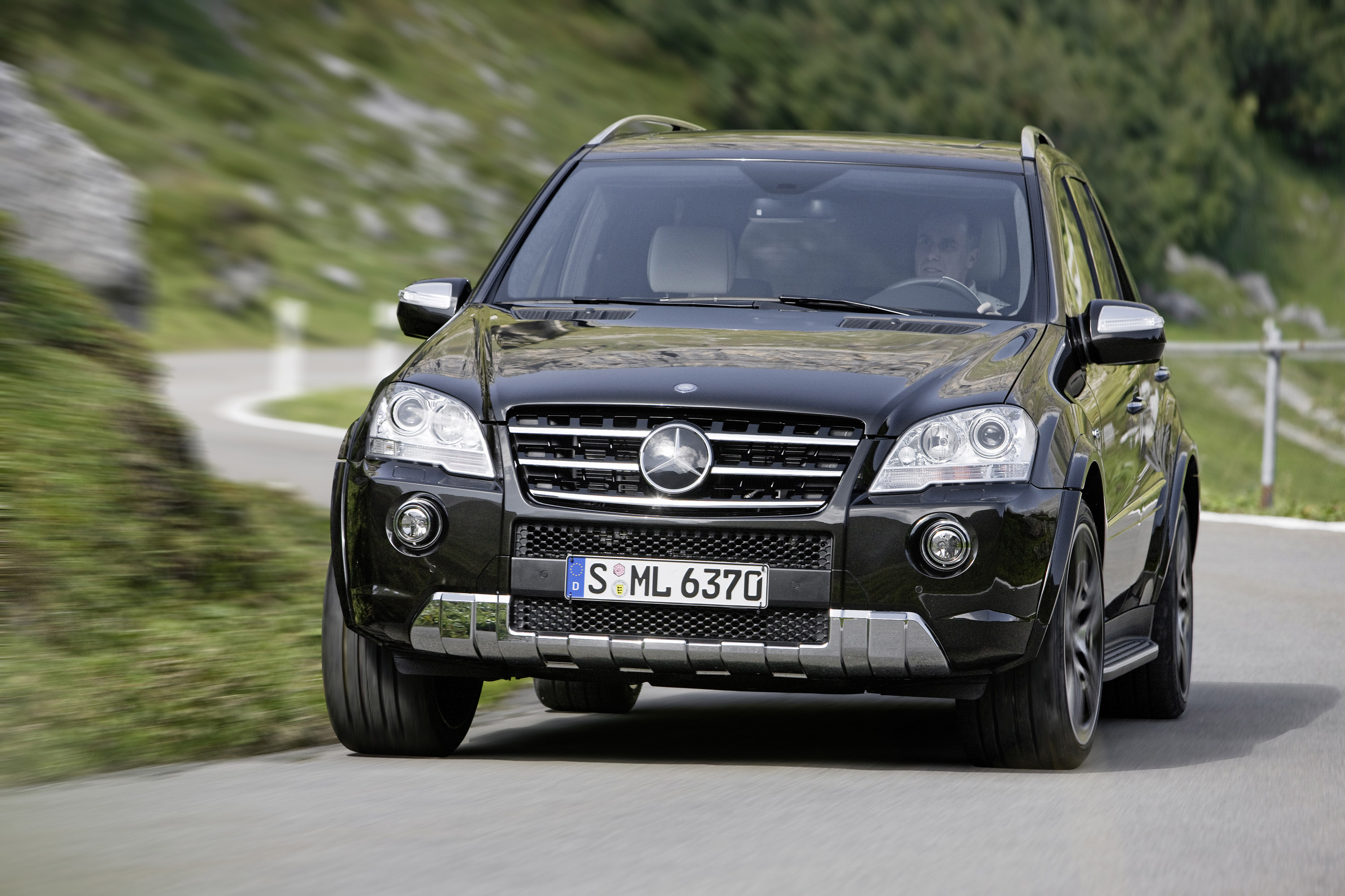 Mercedes-Benz ML63 AMG Performance Studio photo #2