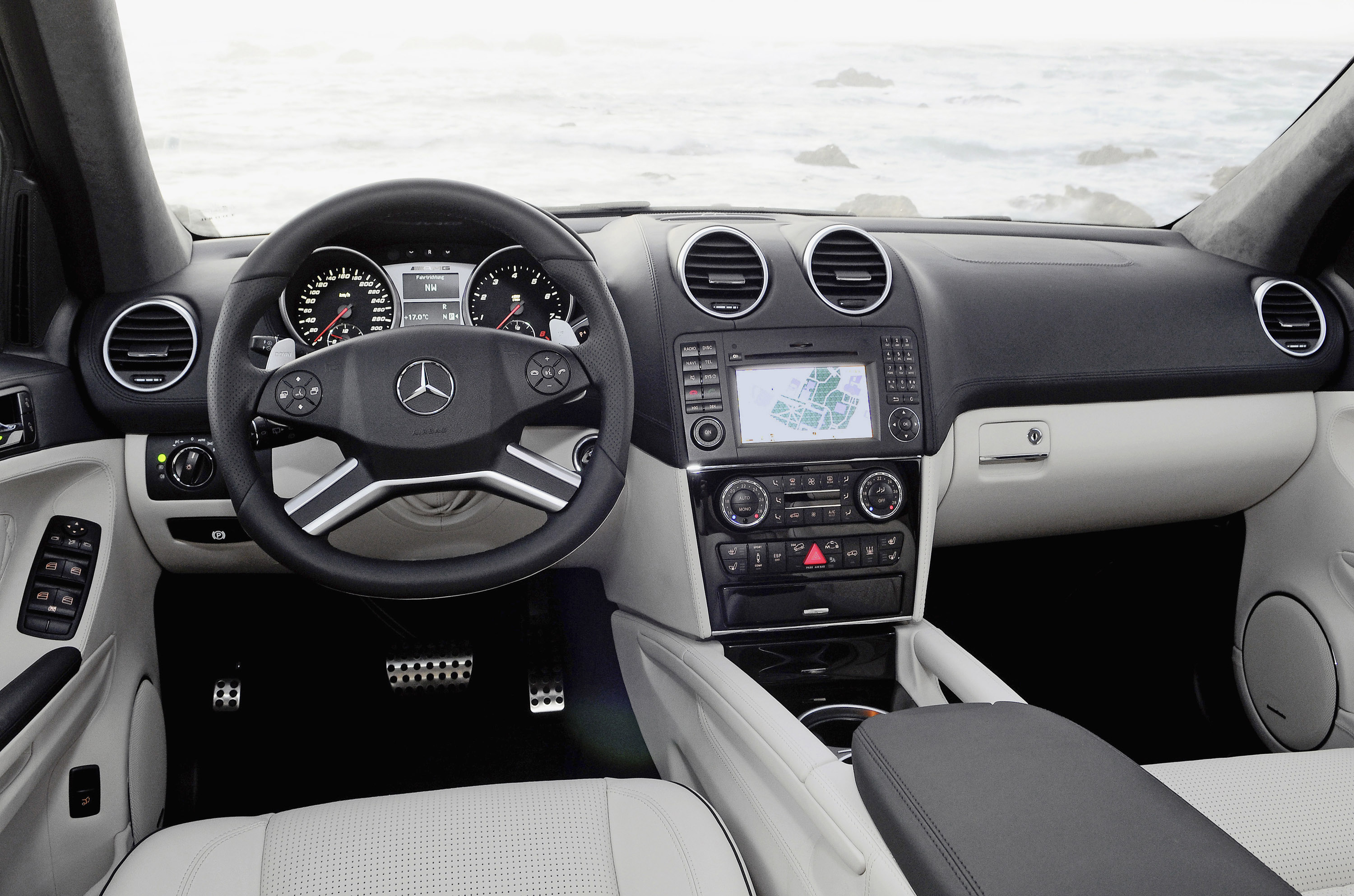 Mercedes-Benz ML63 AMG Performance Studio photo #16