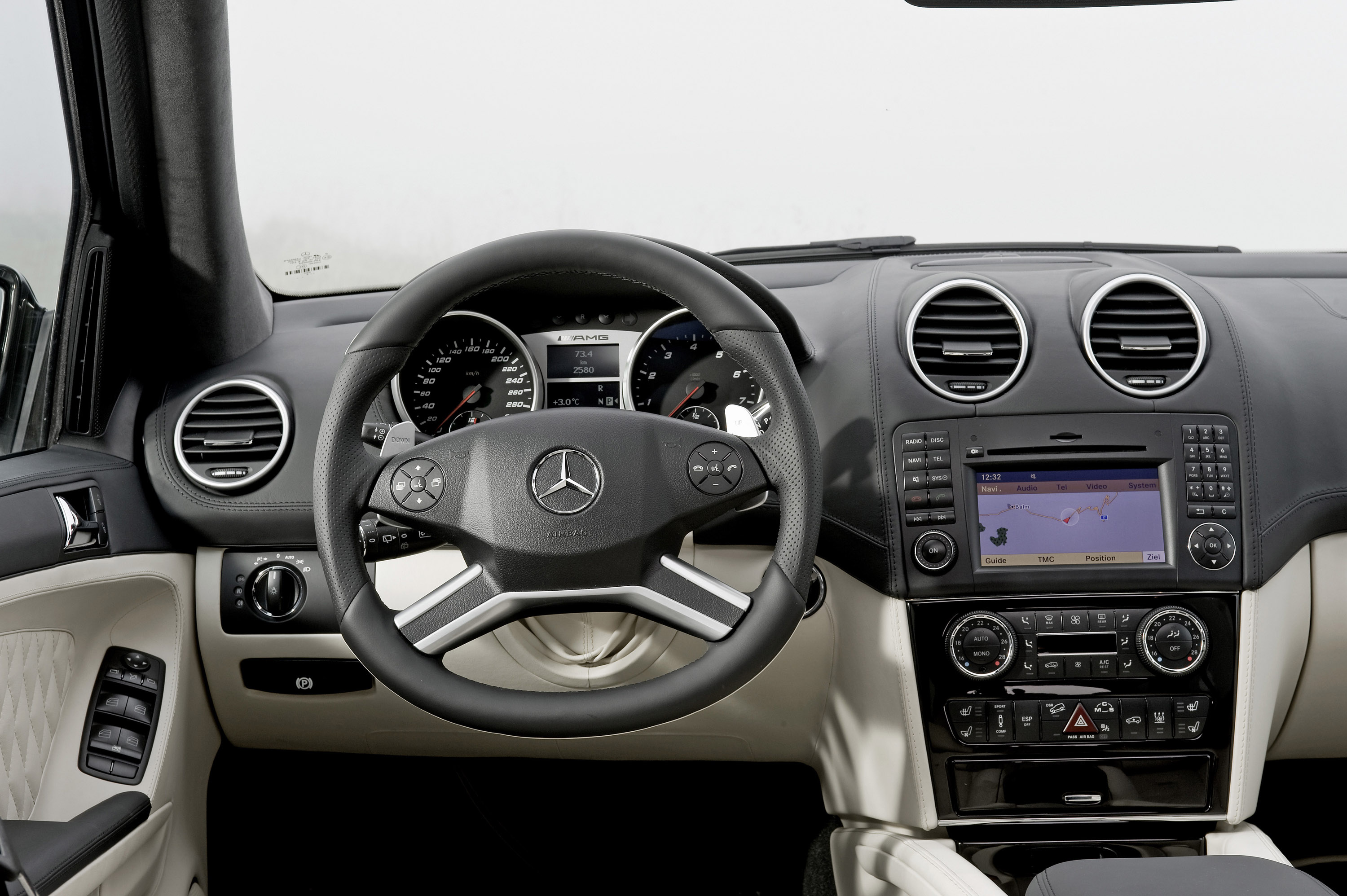 Mercedes-Benz ML63 AMG Performance Studio photo #20