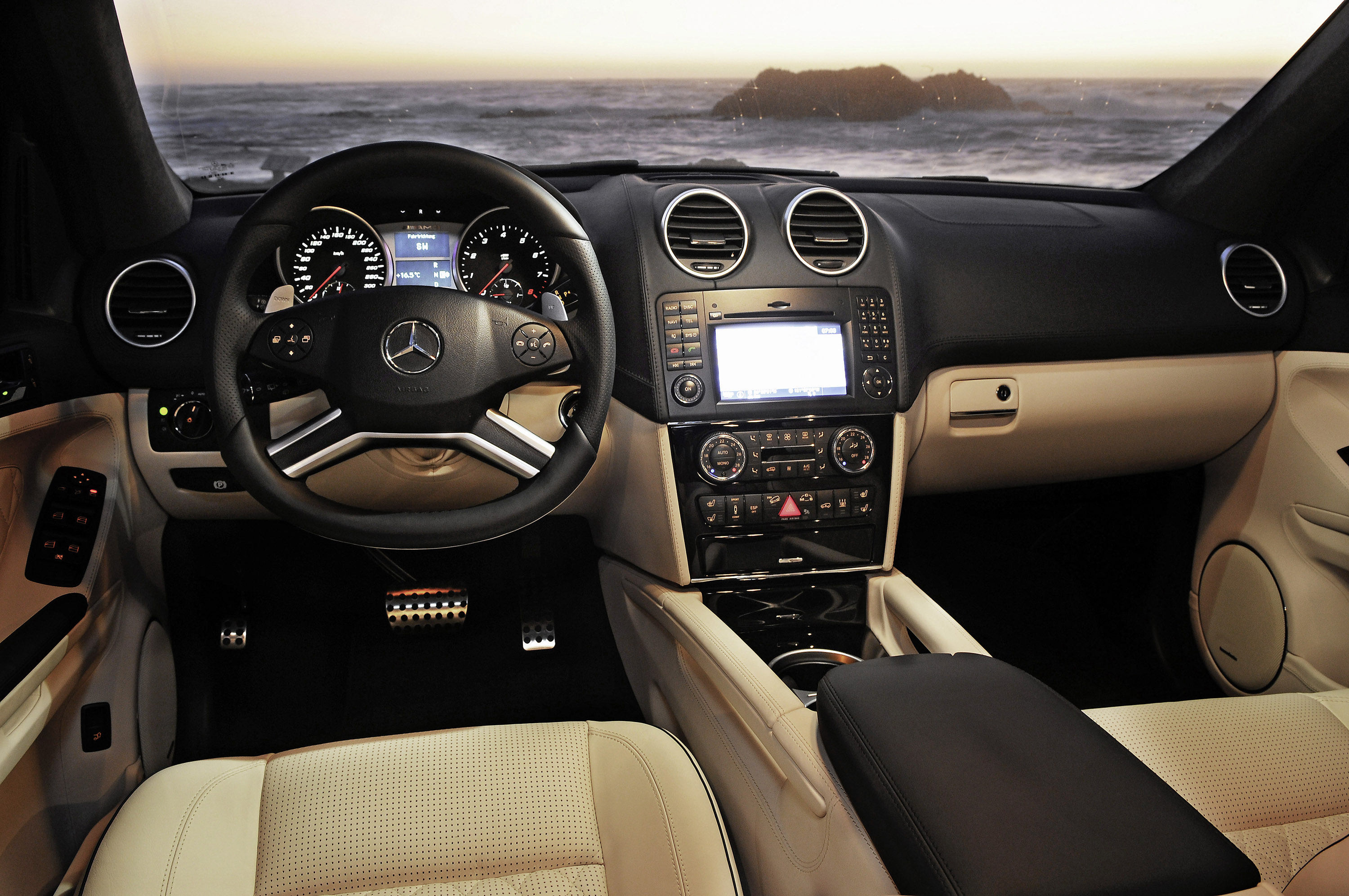 Mercedes-Benz ML63 AMG Performance Studio photo #21