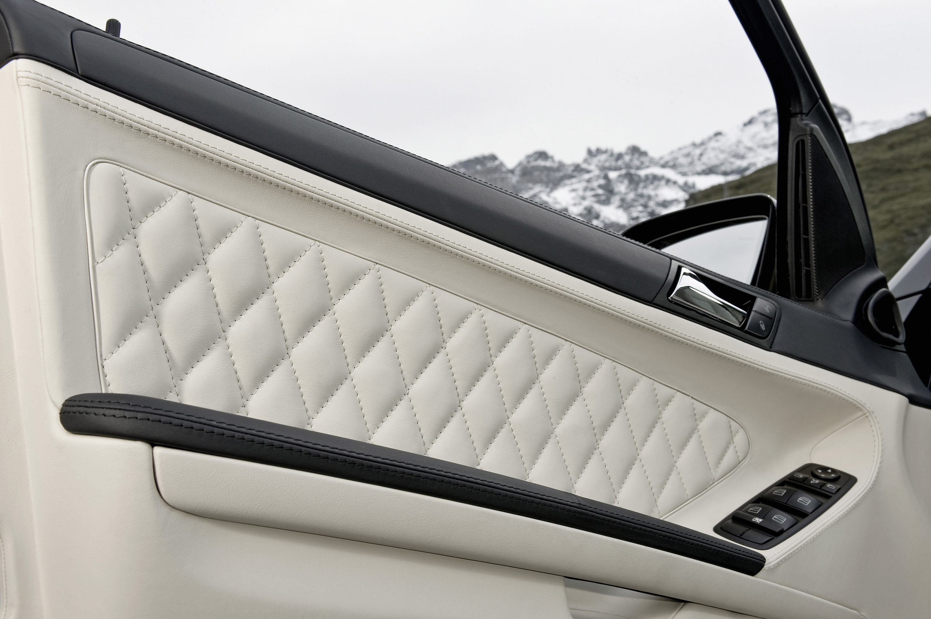 Mercedes-Benz ML63 AMG Performance Studio photo #24