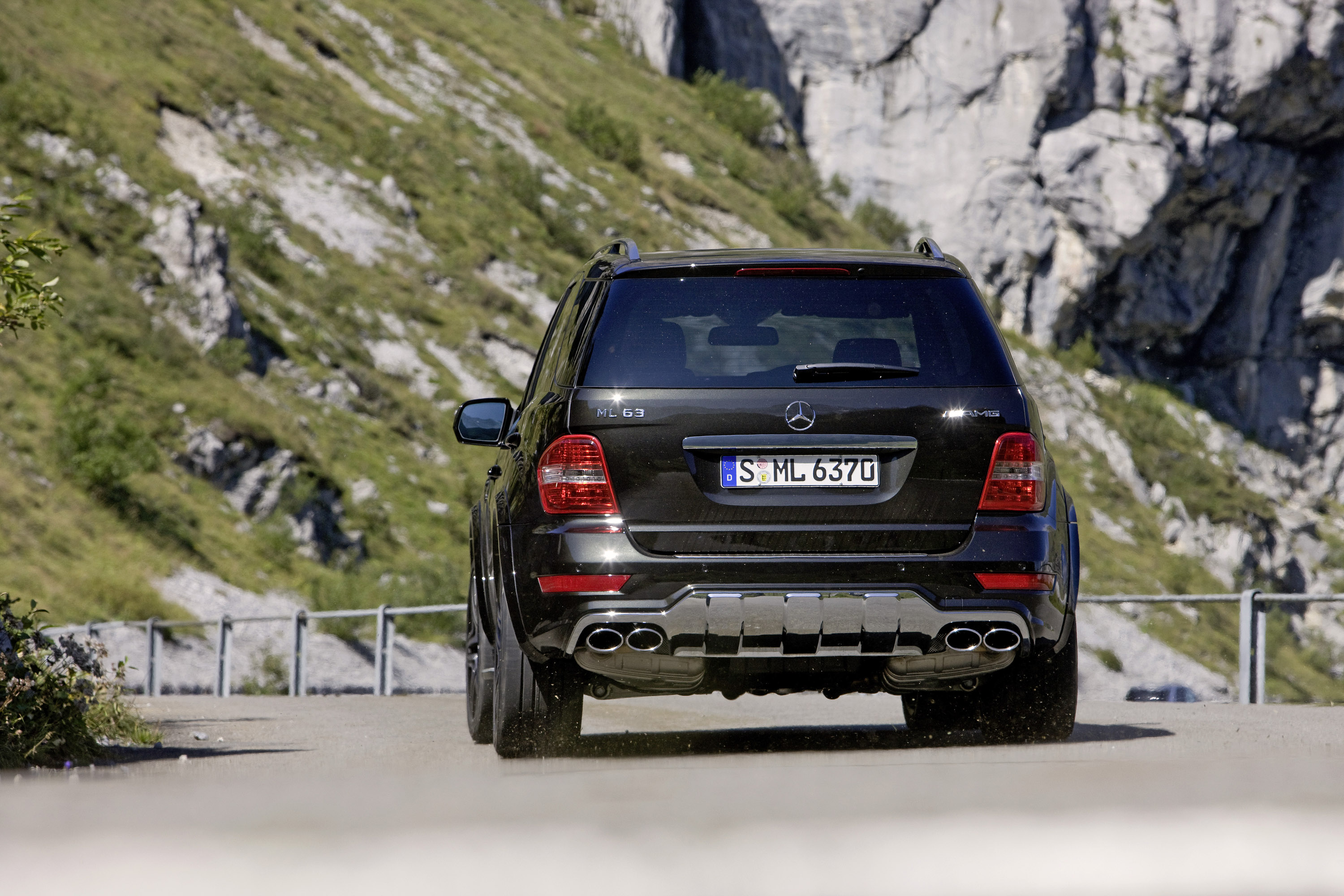 Mercedes-Benz ML63 AMG Performance Studio photo #29