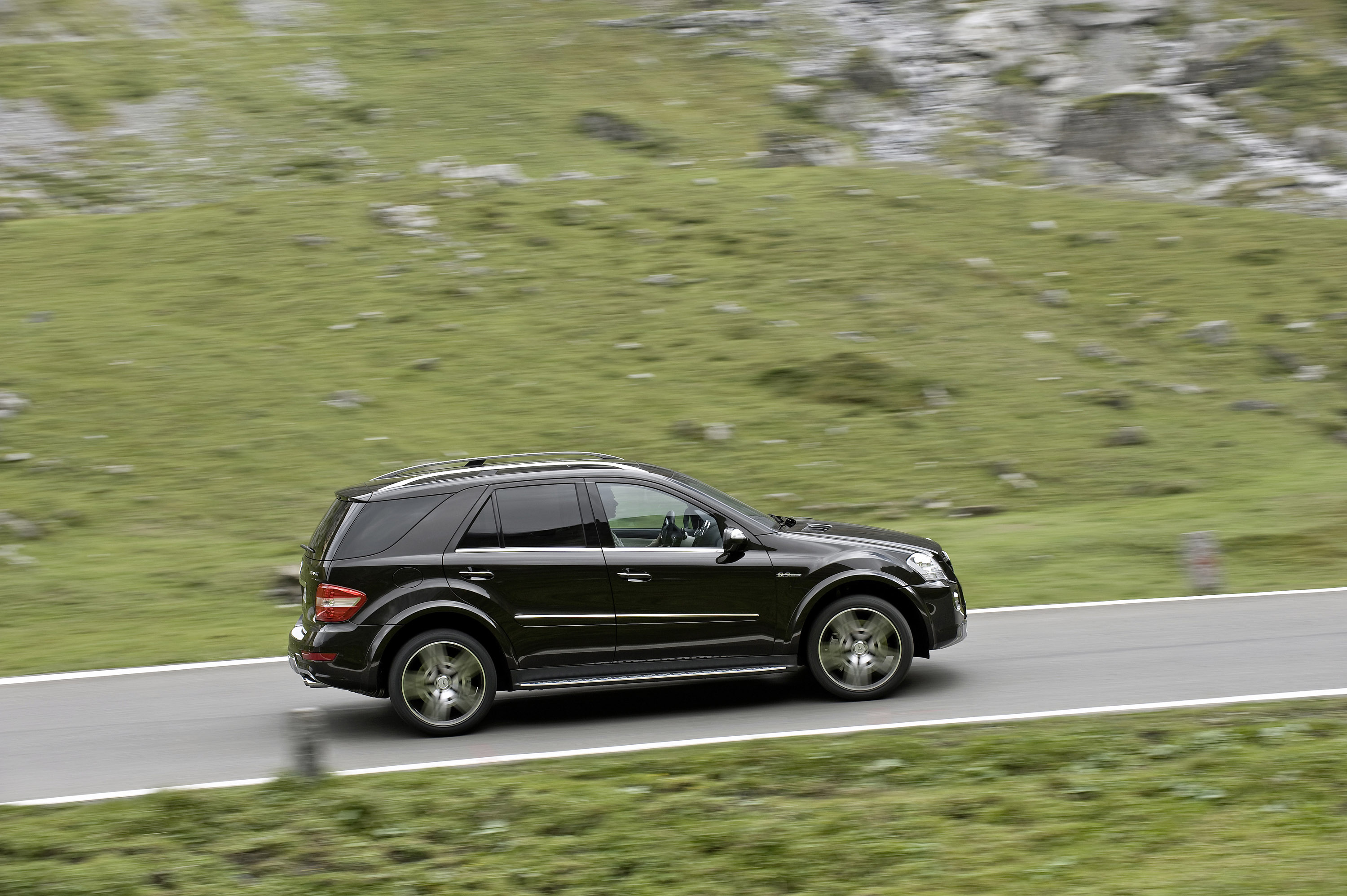 Mercedes-Benz ML63 AMG Performance Studio photo #30