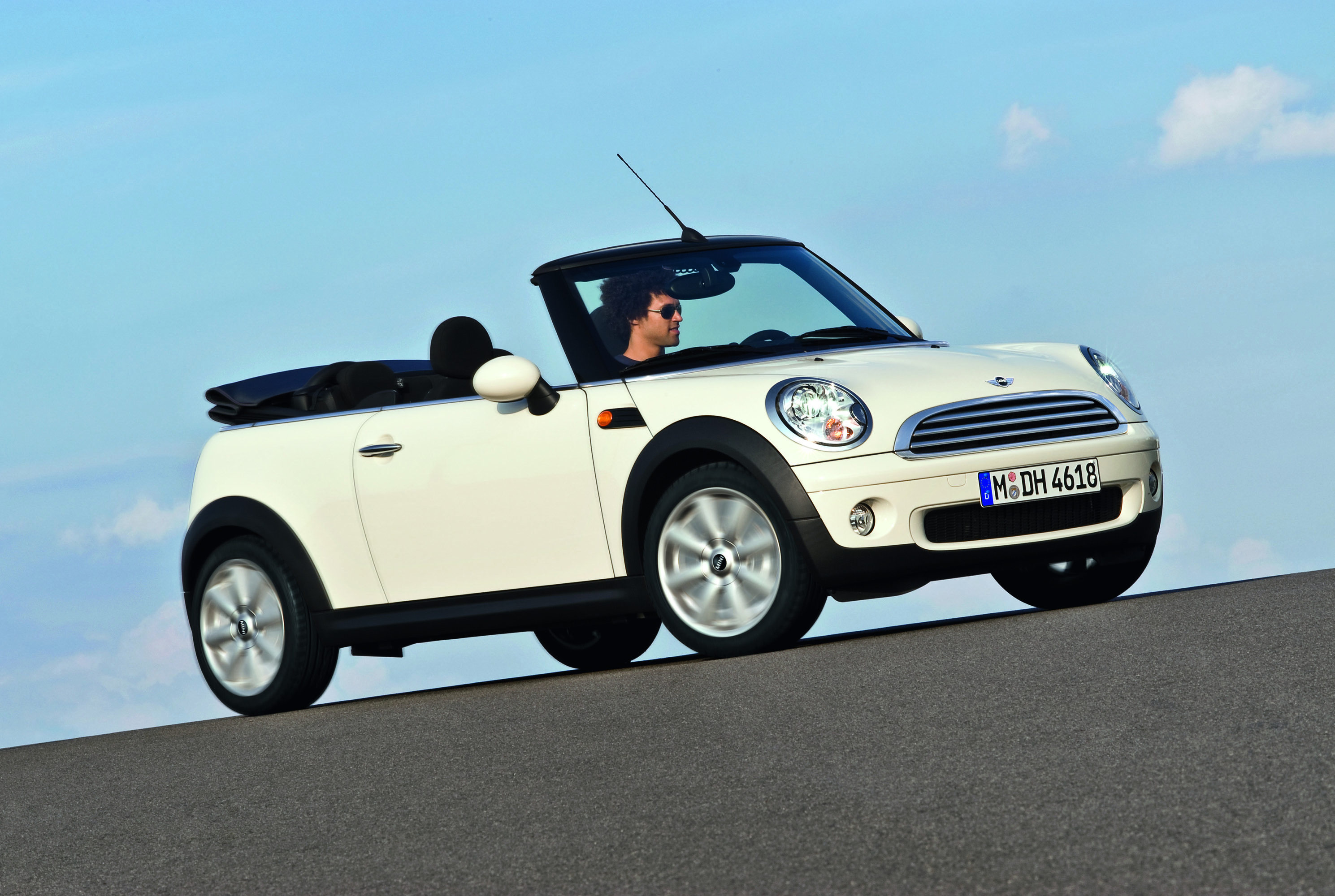 MINI Convertible photo #3