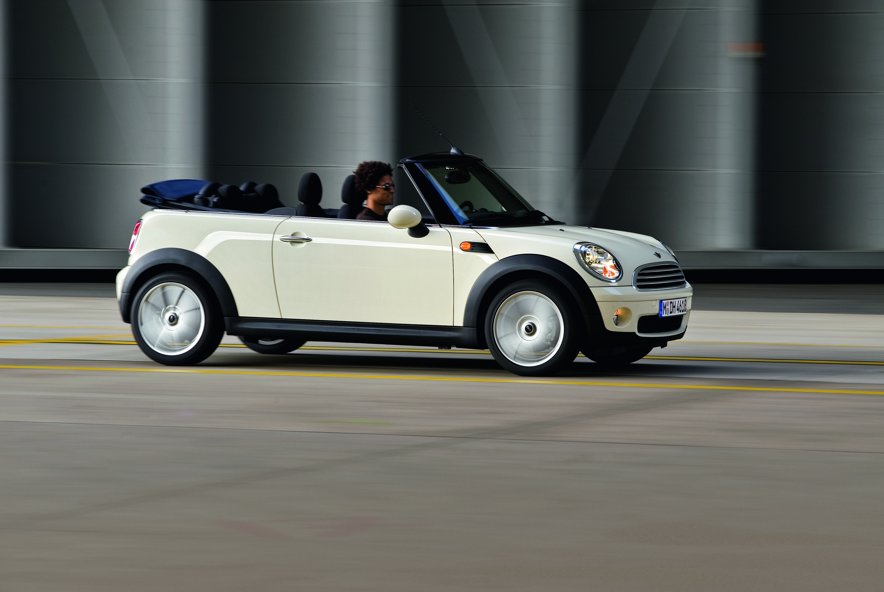 MINI Convertible photo #4